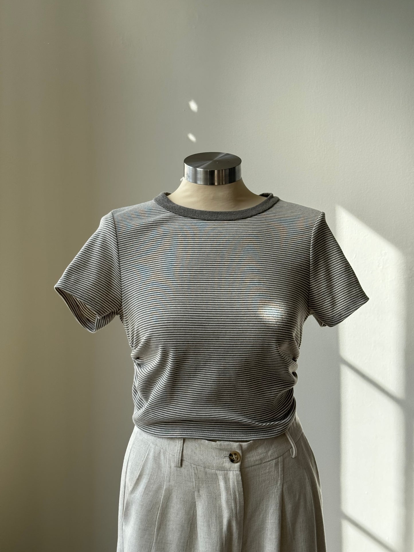 Toni Cotton Open Back Striped Crew Neck Crop Top Baby Tee In Grey