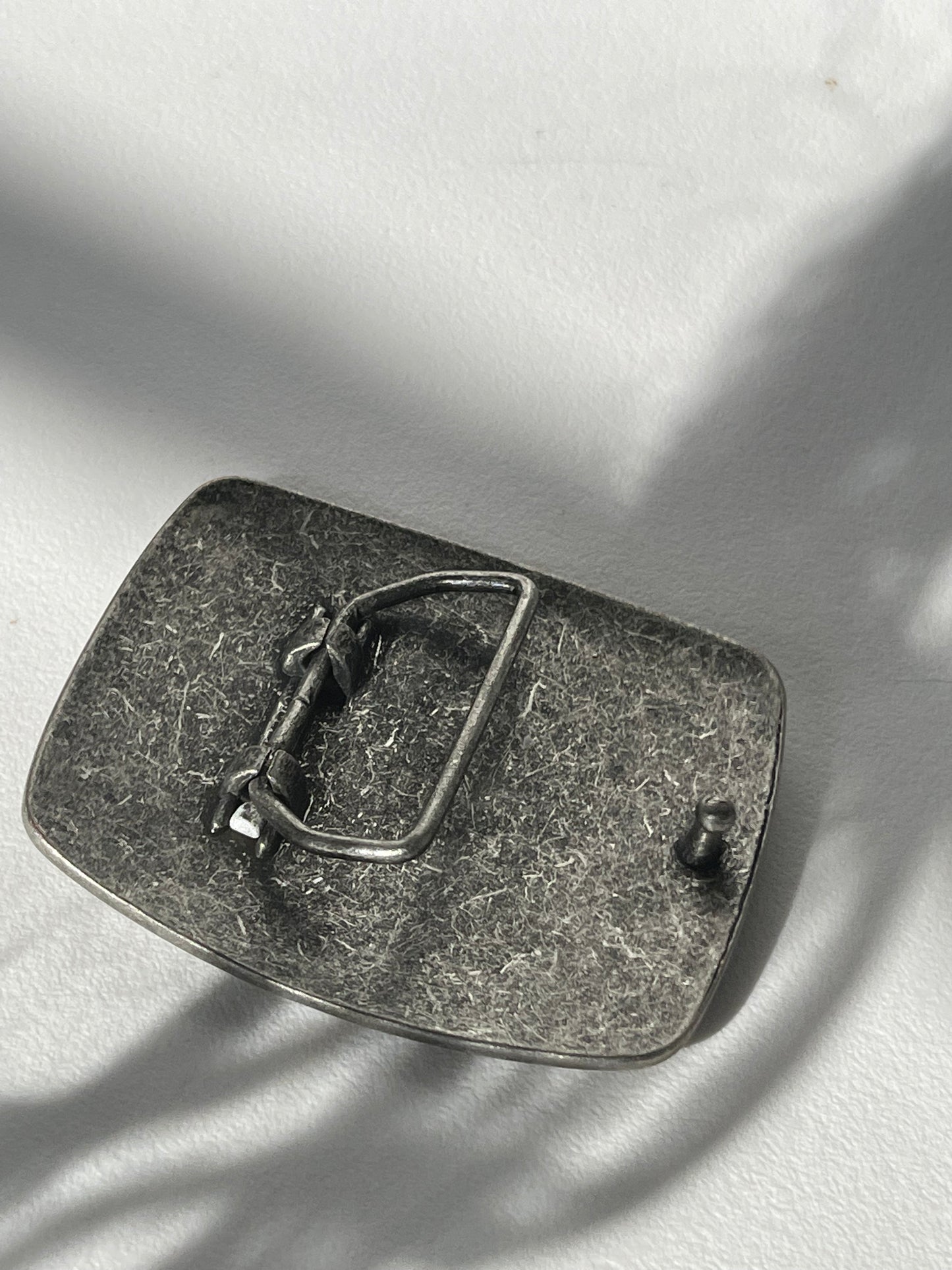 Billy Classic Solid Distressed Belt Buckle In Vintage Silver