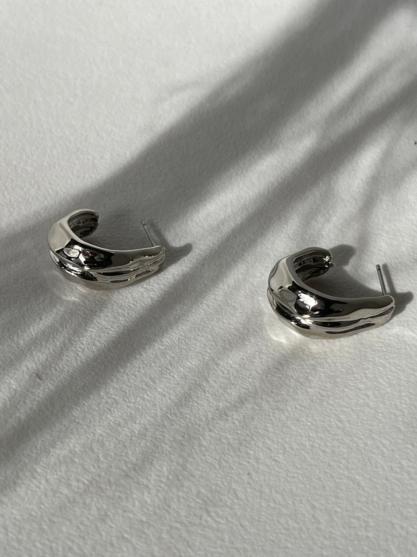 Coral Organic Classic Chunky Artisan Hoop Earring In Silver