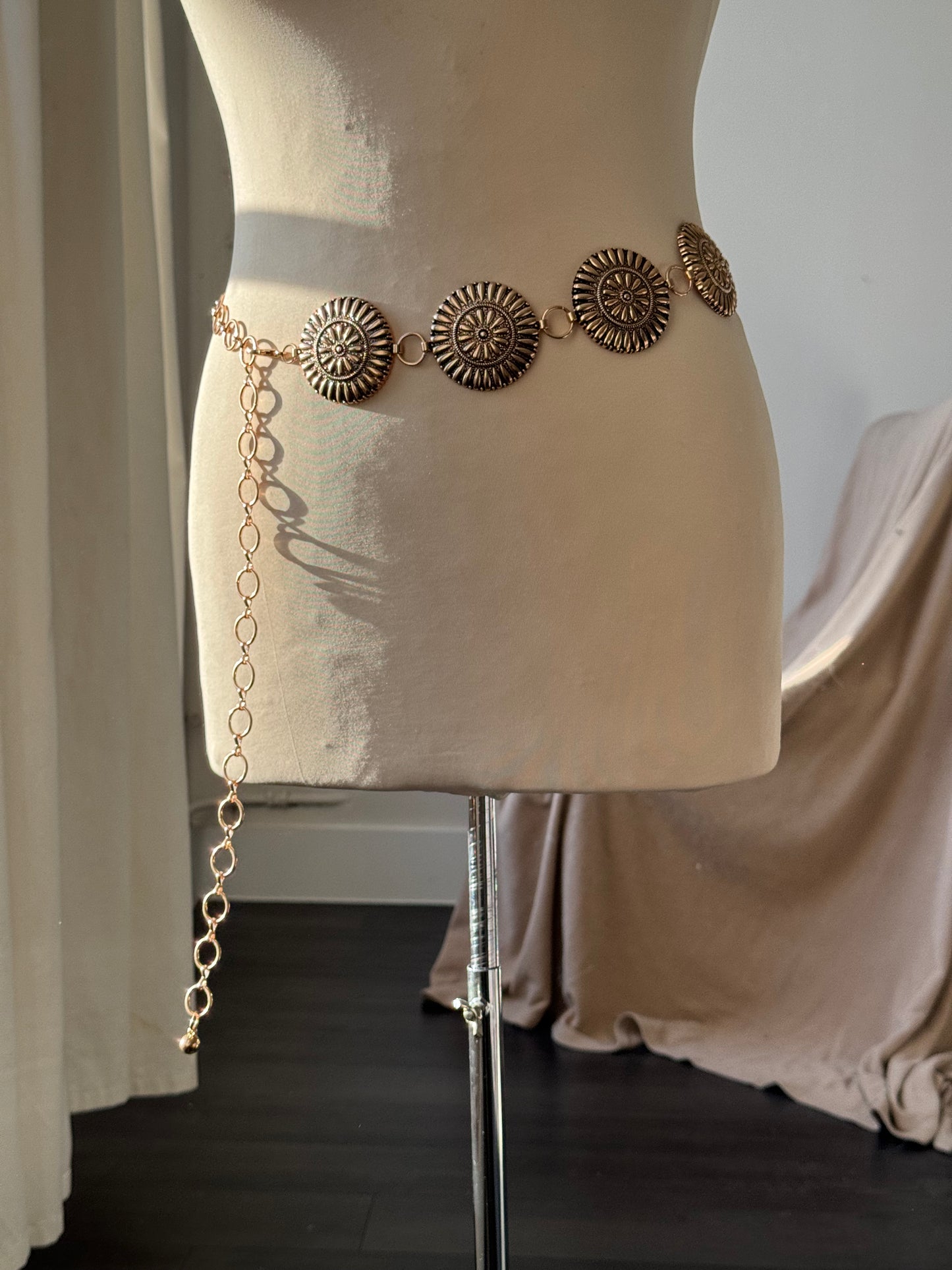 Henry Classic Metal Chain Belt In Antique Gold