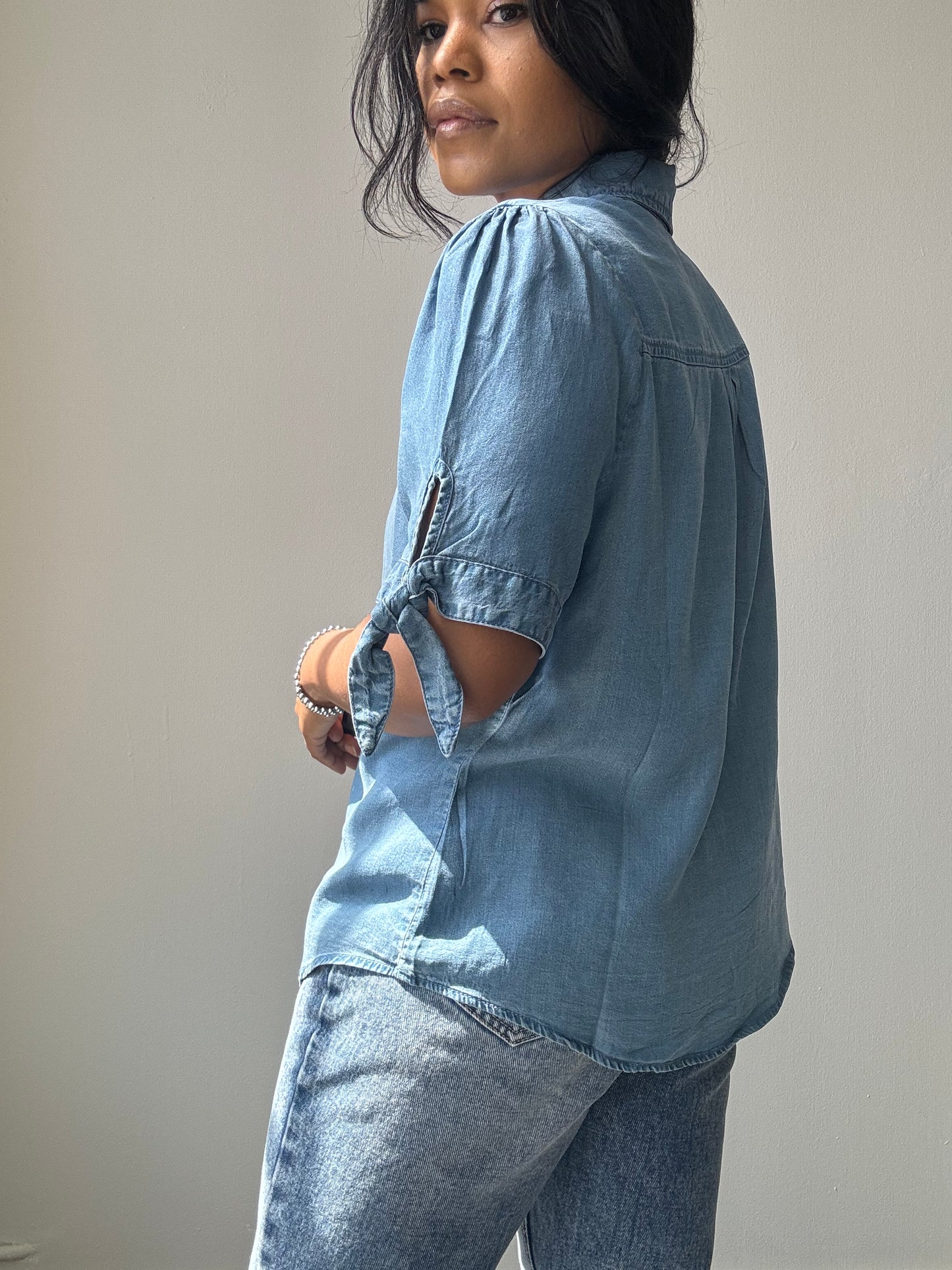 Carolyn Tie Sleeve Button Down Denim Shirt In Med Wash