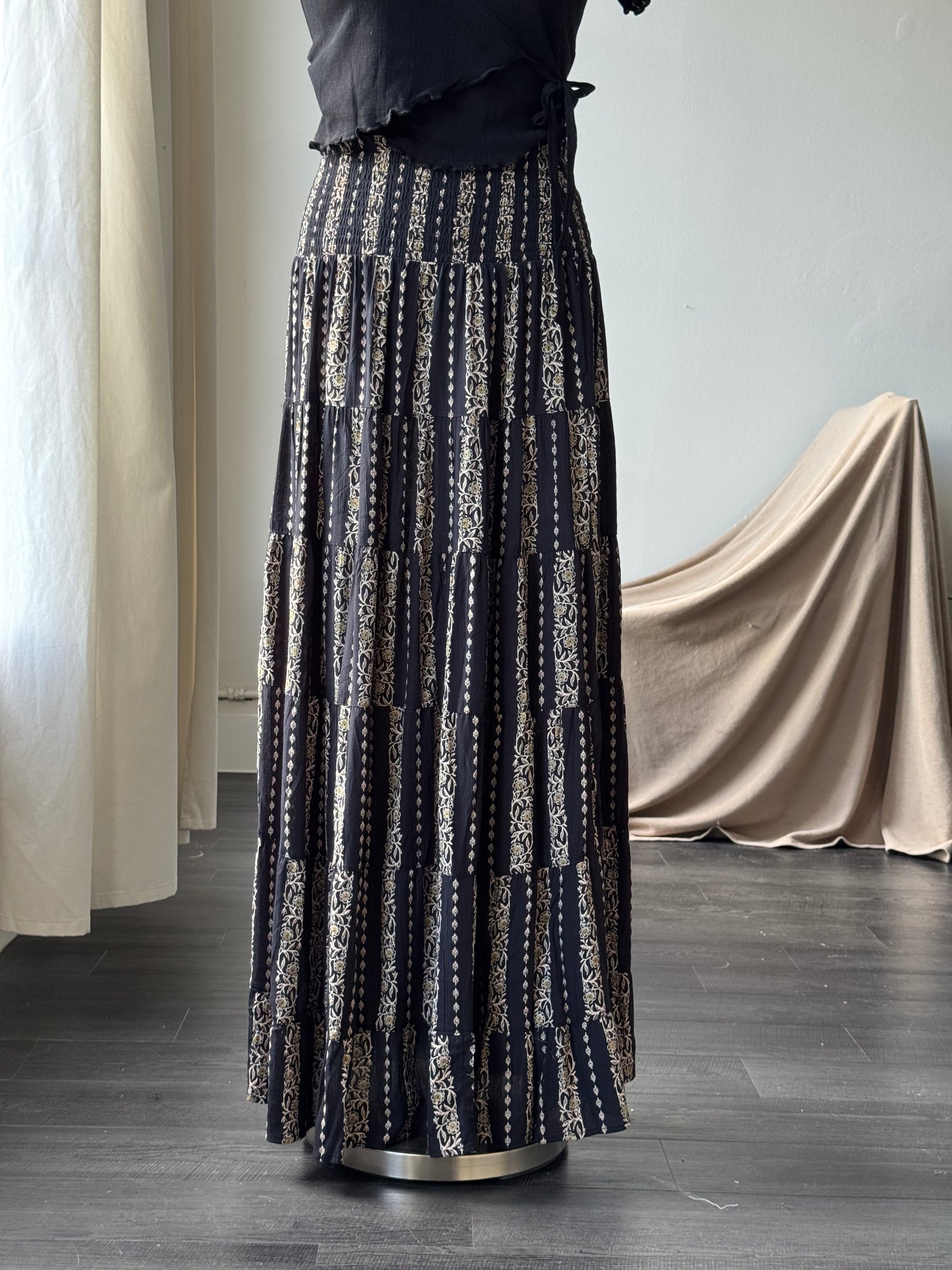 Sydney Classic Rouged Drop Waist Floral Maxi Skirt In Black