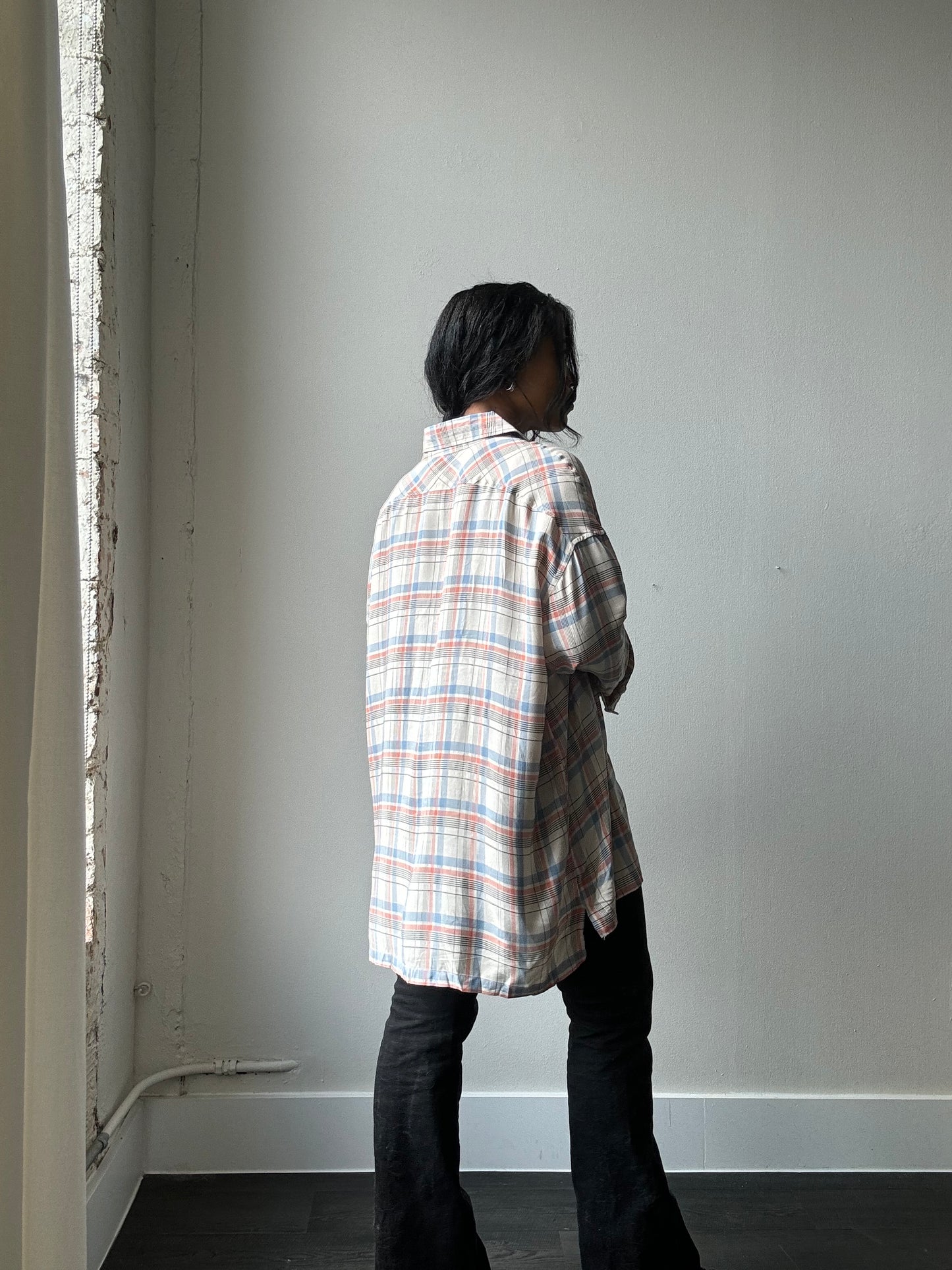 Thomas Classic 70s Style Plaid Oversized Button Down In Blue Red