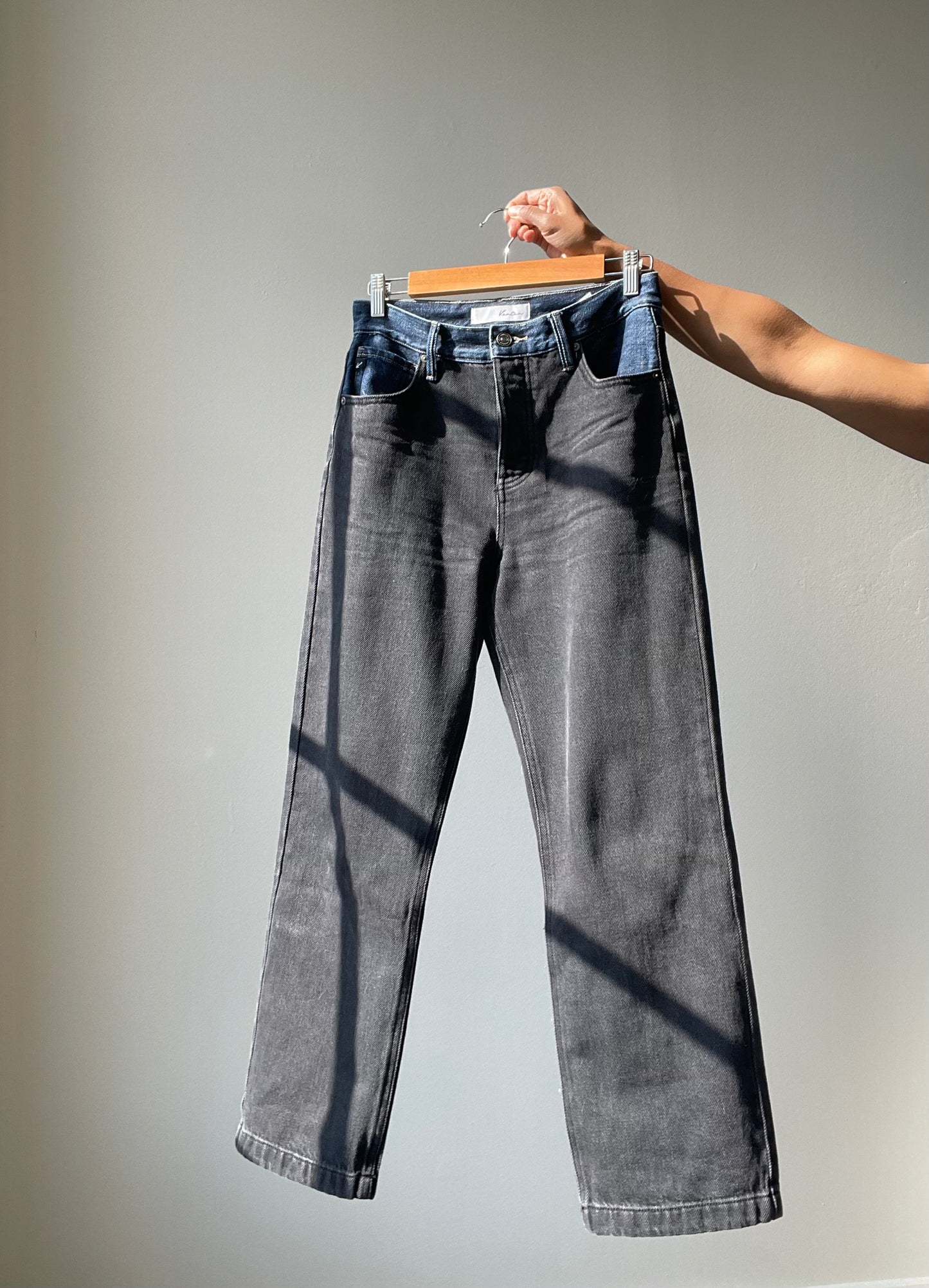 Morgan 90s Style Two Tone Straight Leg Mom Jean In Vintage Blue & Black