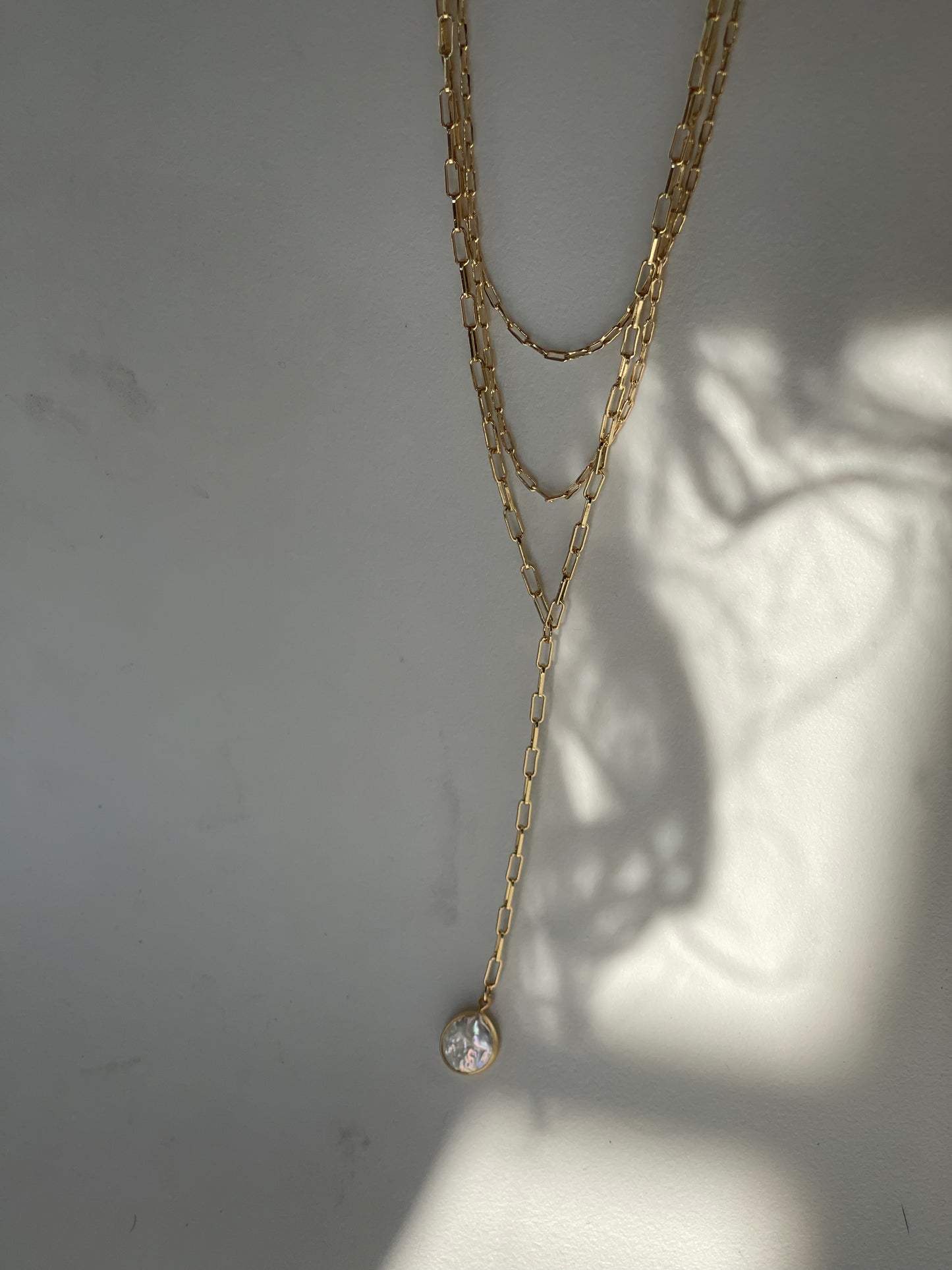 Phoebe Freshwater Drop Tri Link Necklace In Gold
