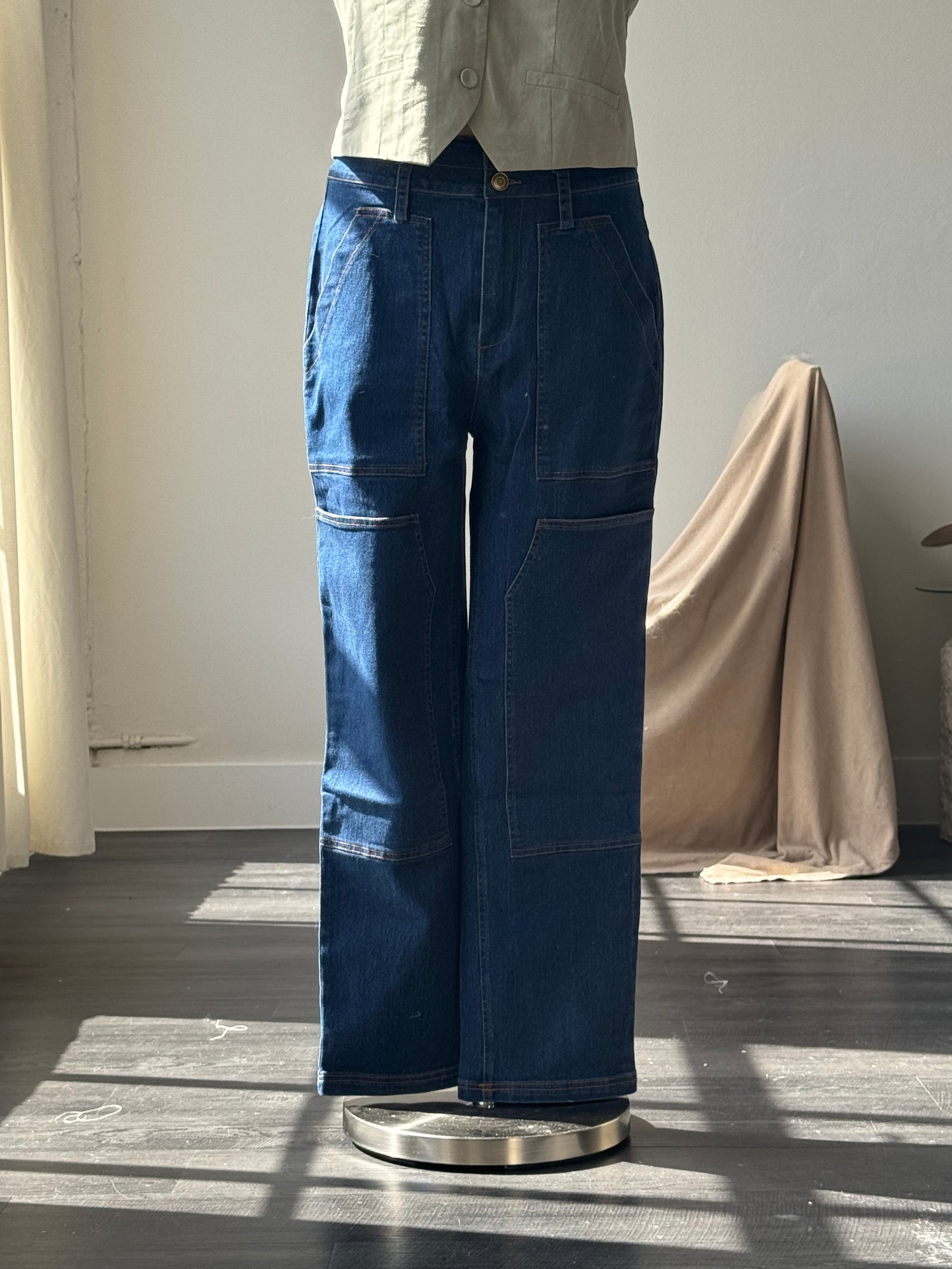 Caleb Classic Cowboy Straight Leg Jeans In Indigo