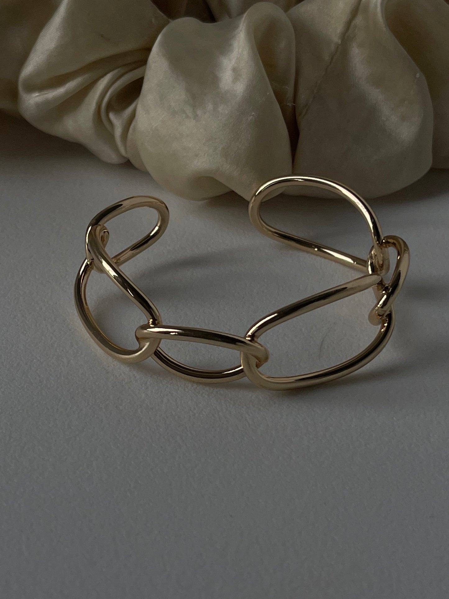 Mirna Classic Link Cuff Bracelet In Gold