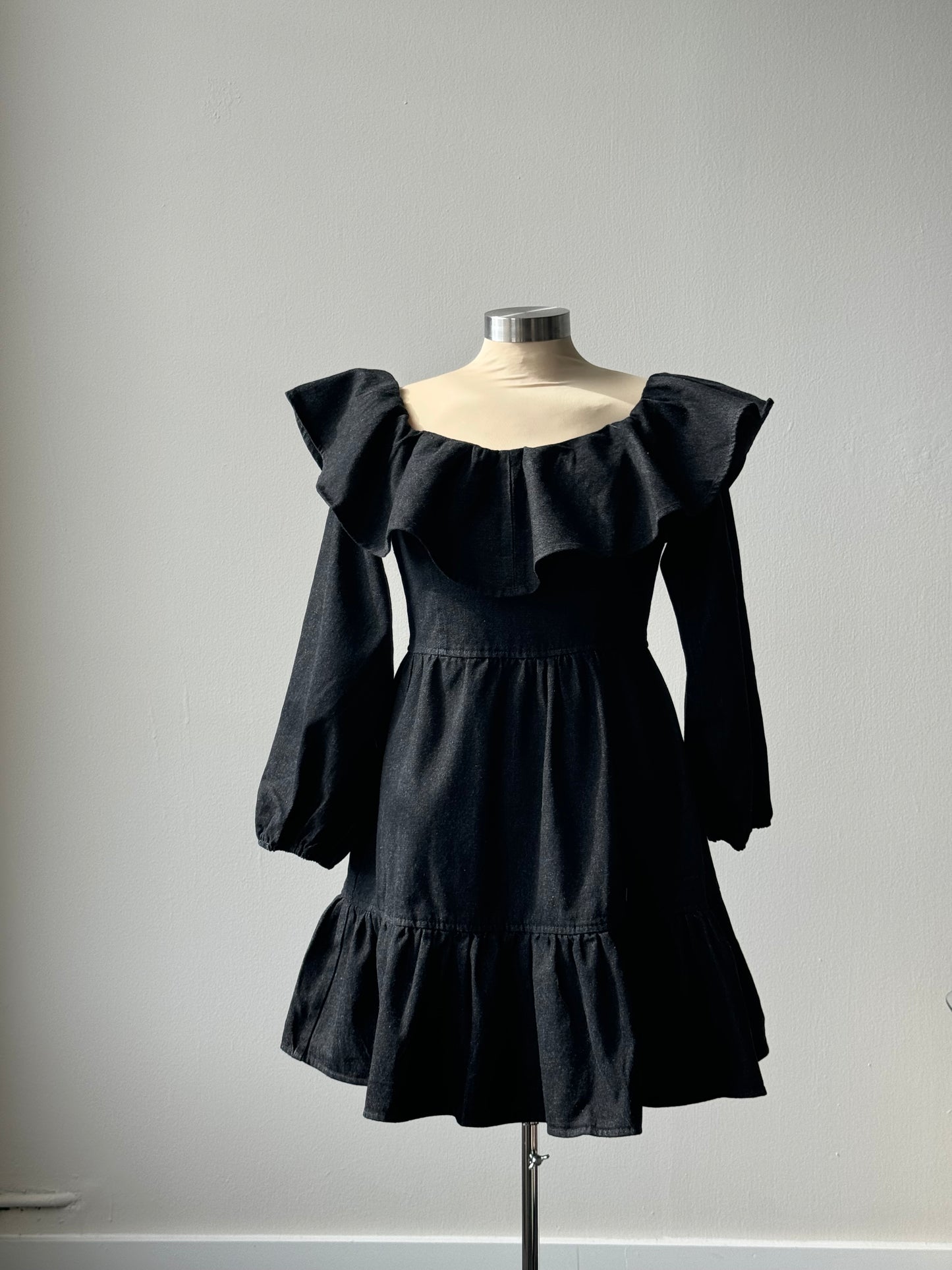 Carmen Cotton On Or Off Shoulder Classic Denim Dress In Vintage Black