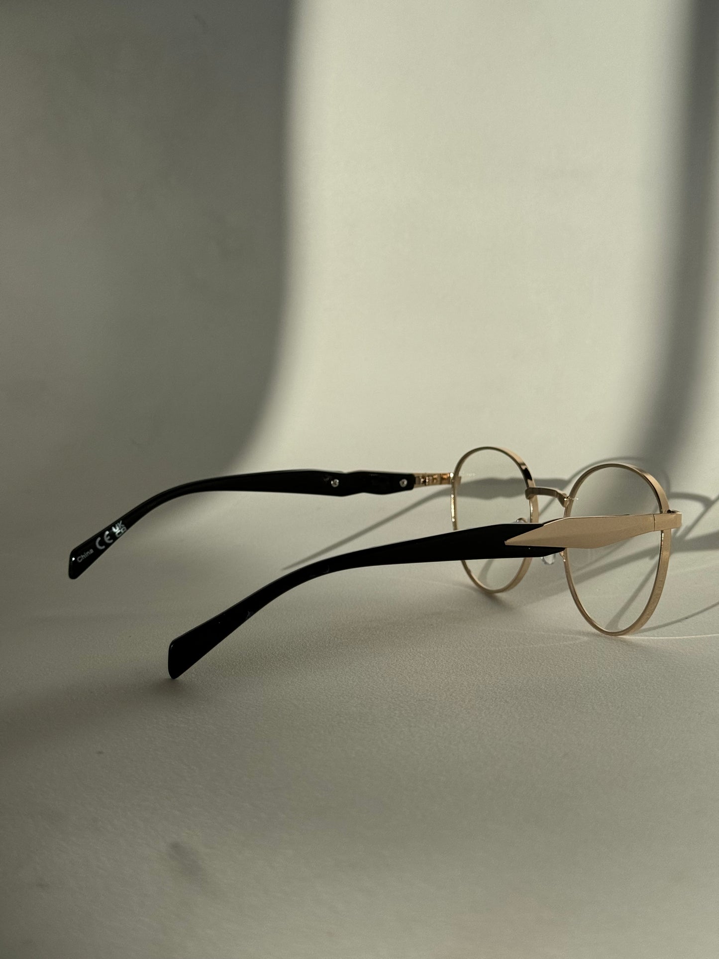 Davon Classic 80s Style Sunglasses In Clear