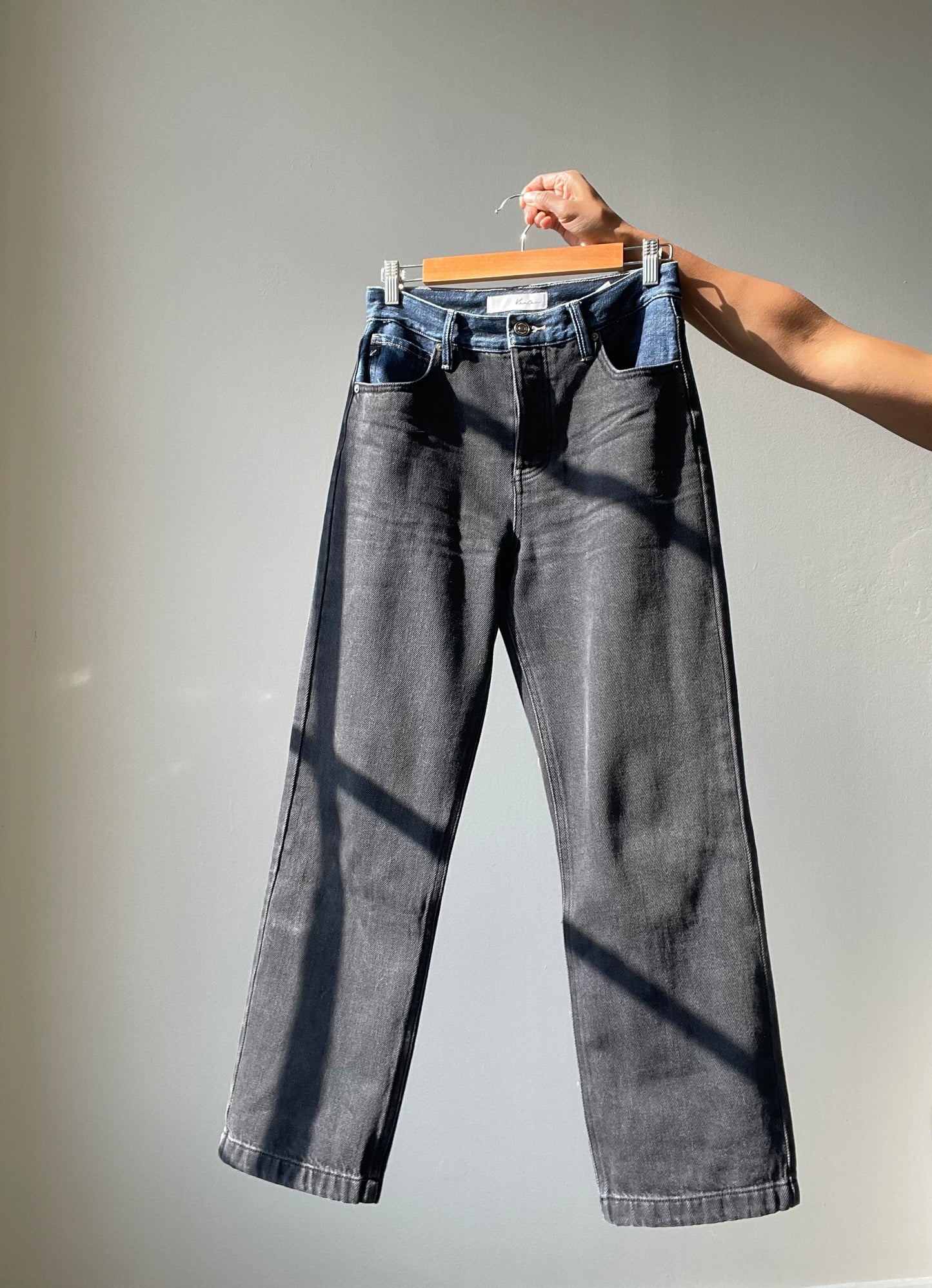 Morgan 90s Style Two Tone Straight Leg Mom Jean In Vintage Blue & Black