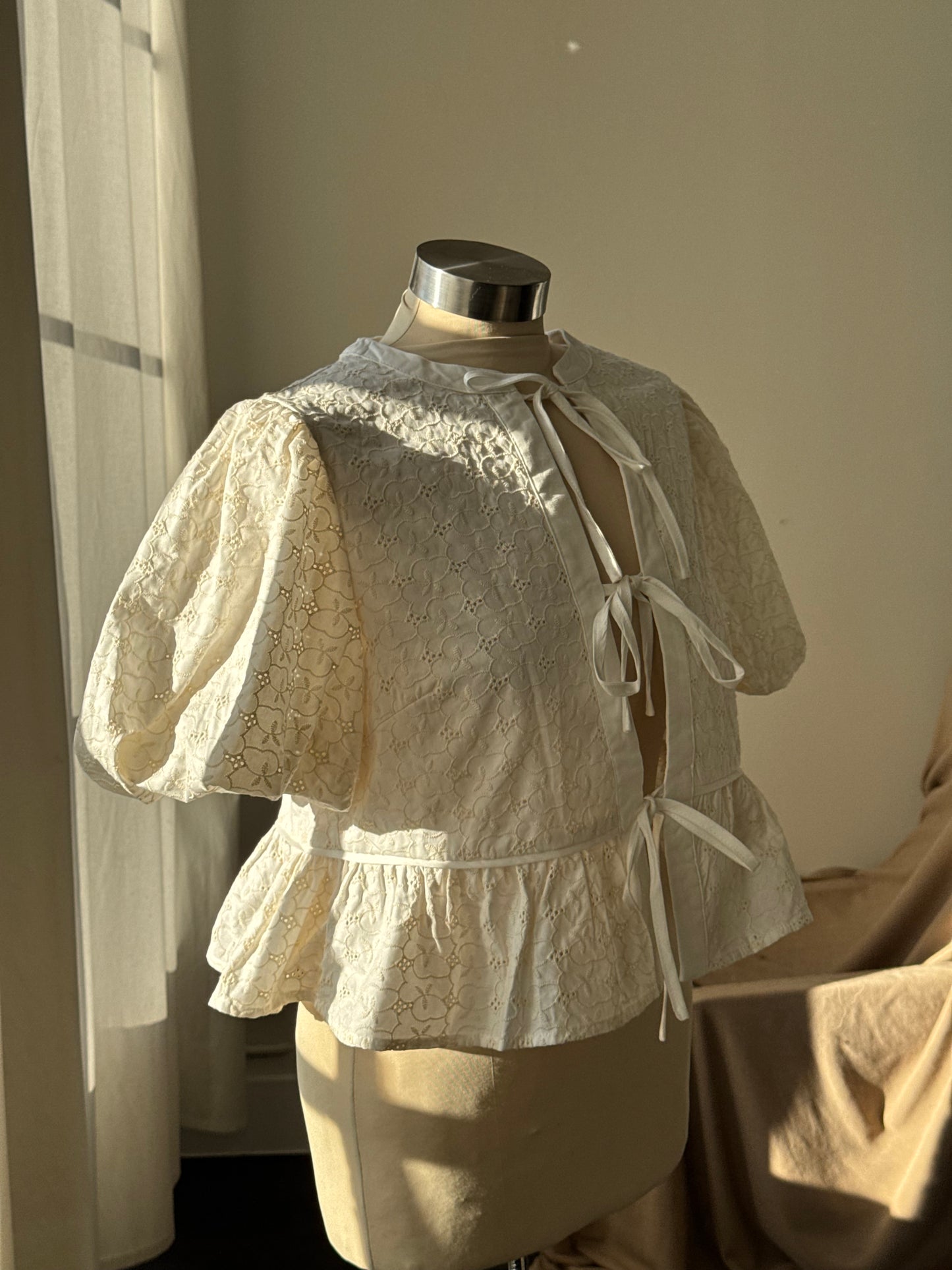 Cindy Cotton Puff Sleeve Embroidered Tie Front Top In Ivory