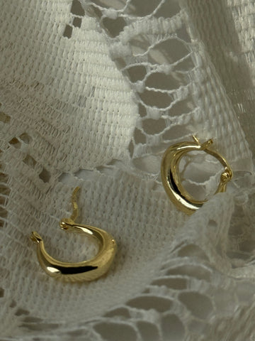 Thomas Classic Hoop Earring In Gold