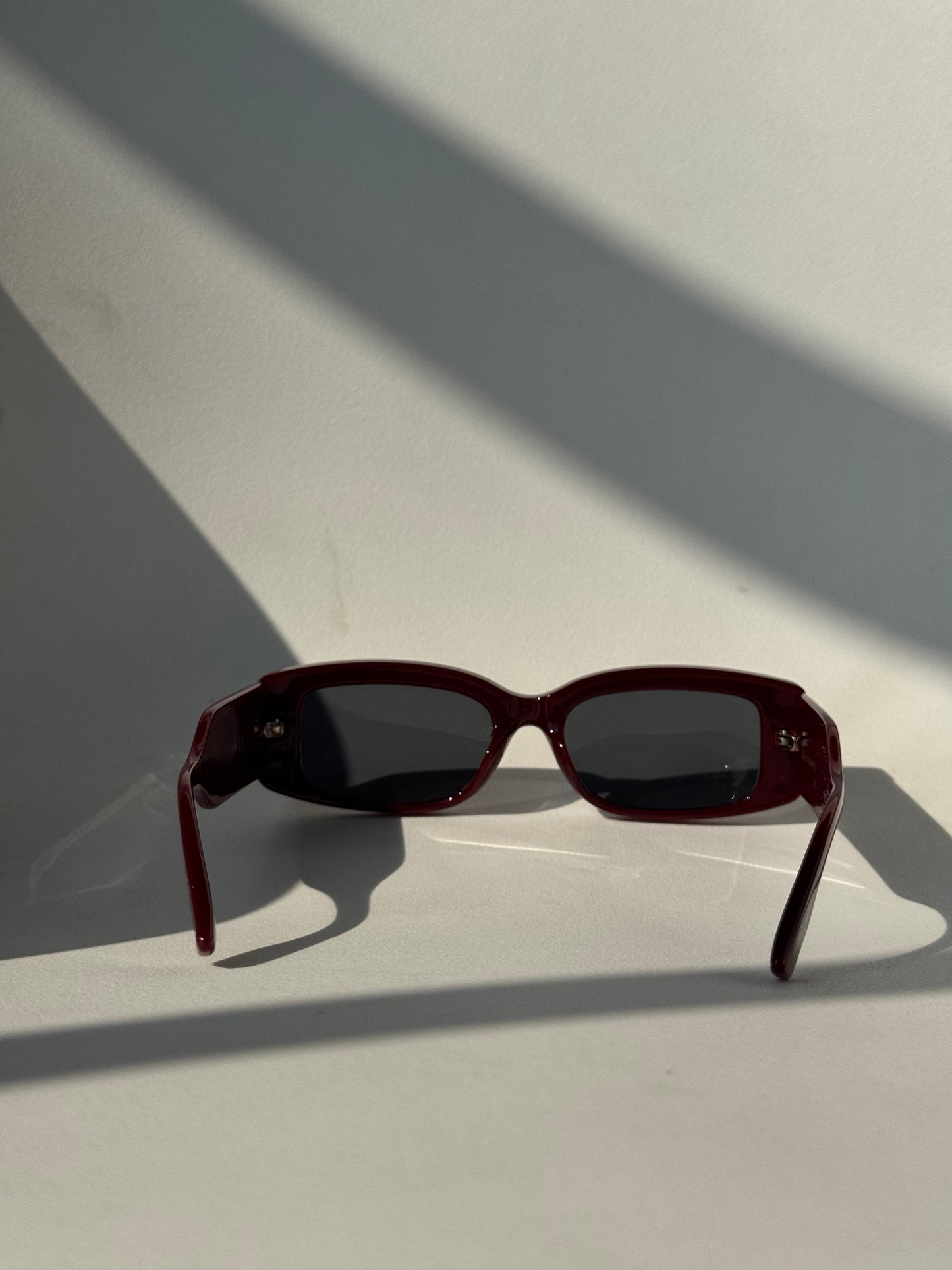 Shasta Square Double Stud Sunglasses In Blood Red