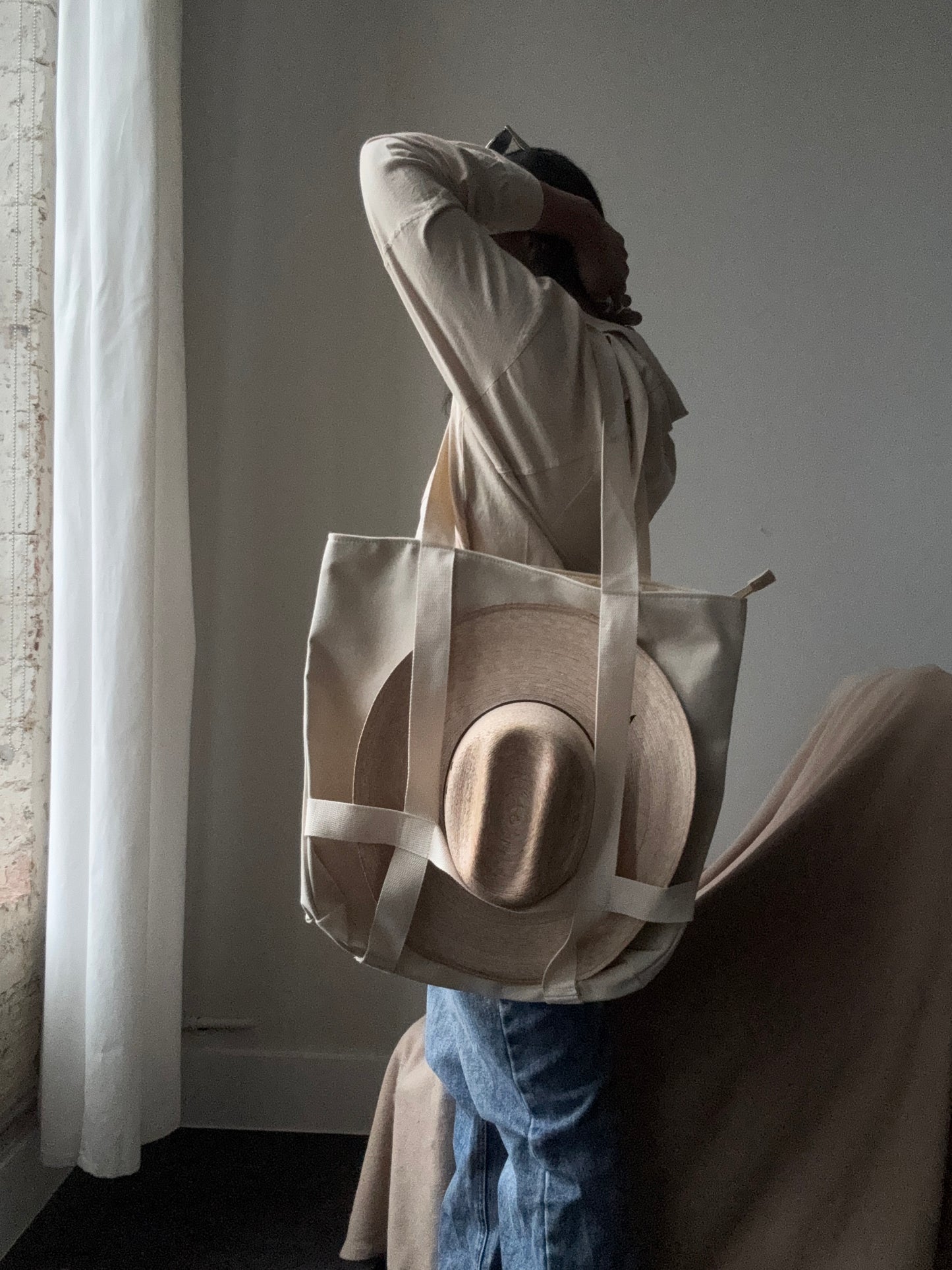 Magnus Cotton Hat Holder Tote Bag In Natural