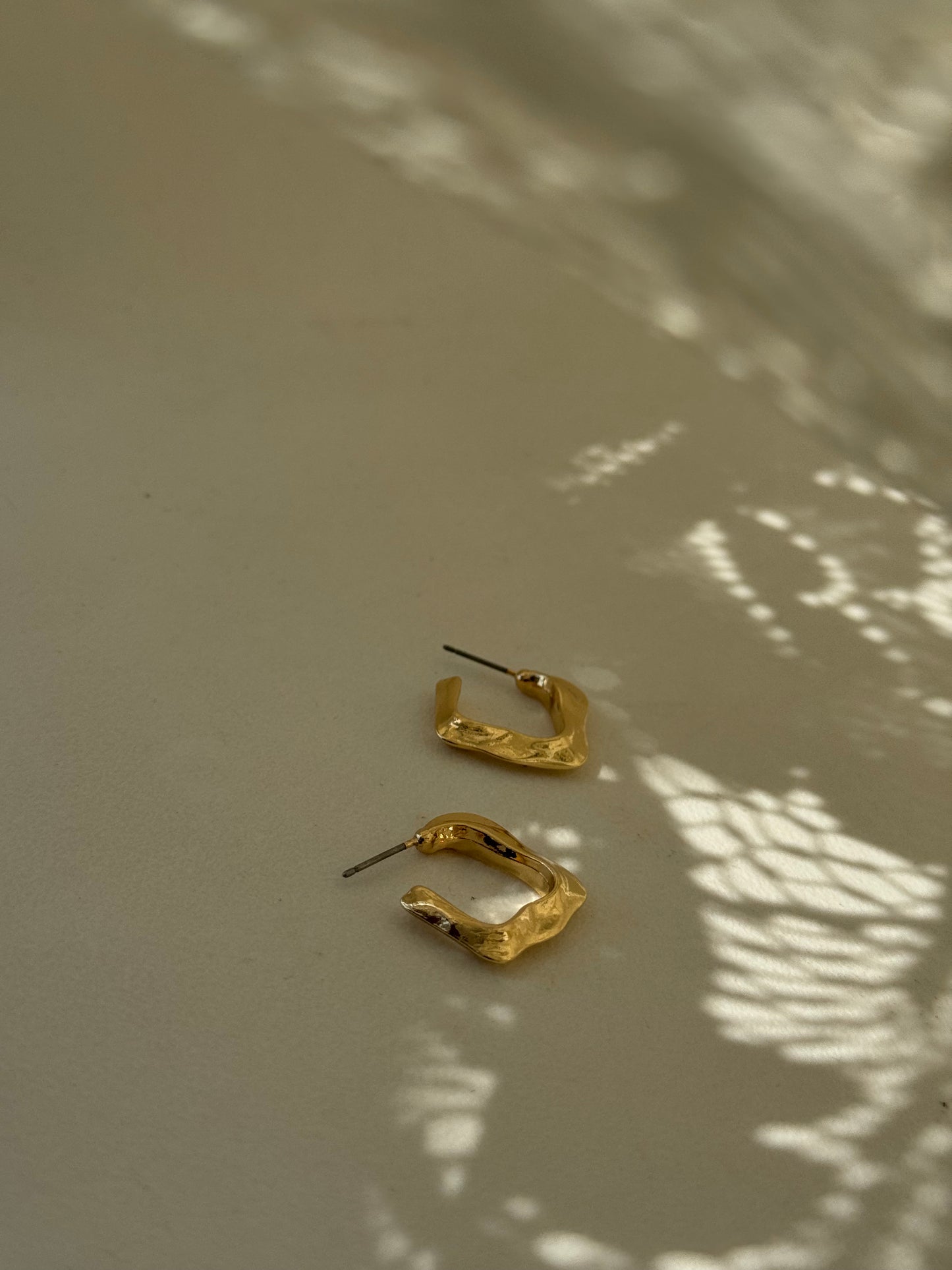 Ollie Organic Square Hug Hoop Earring In Gold
