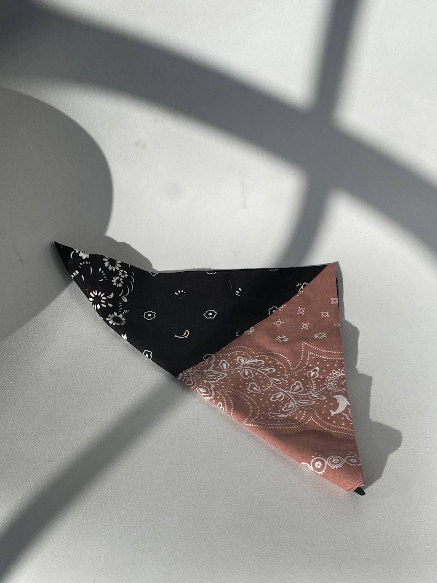 Seguin Cotton Ultra Soft Two Tone Western Floral Bandana In Mocha
