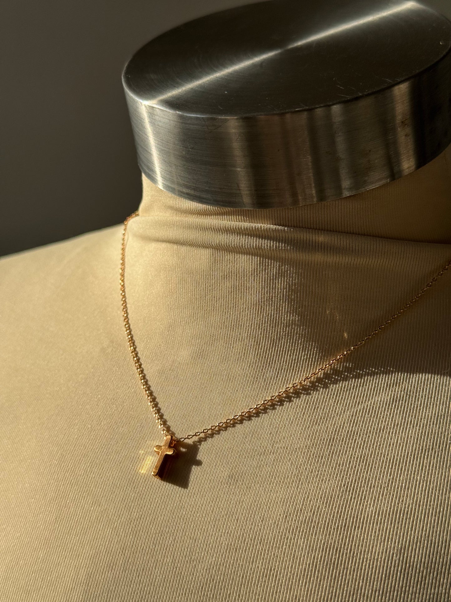 April Mini Cross Necklace In Gold