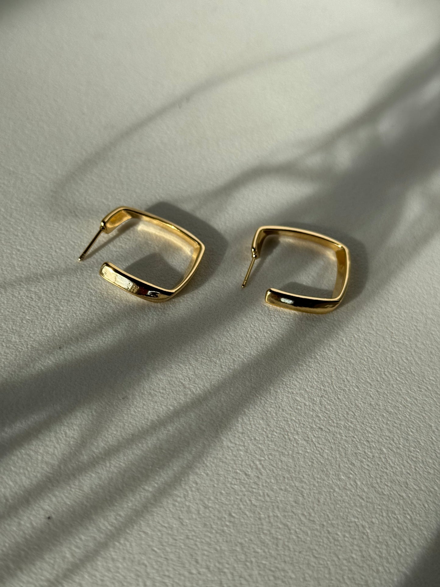 Tracy Gold Dipped Square Soft Twist Hoop In Gold