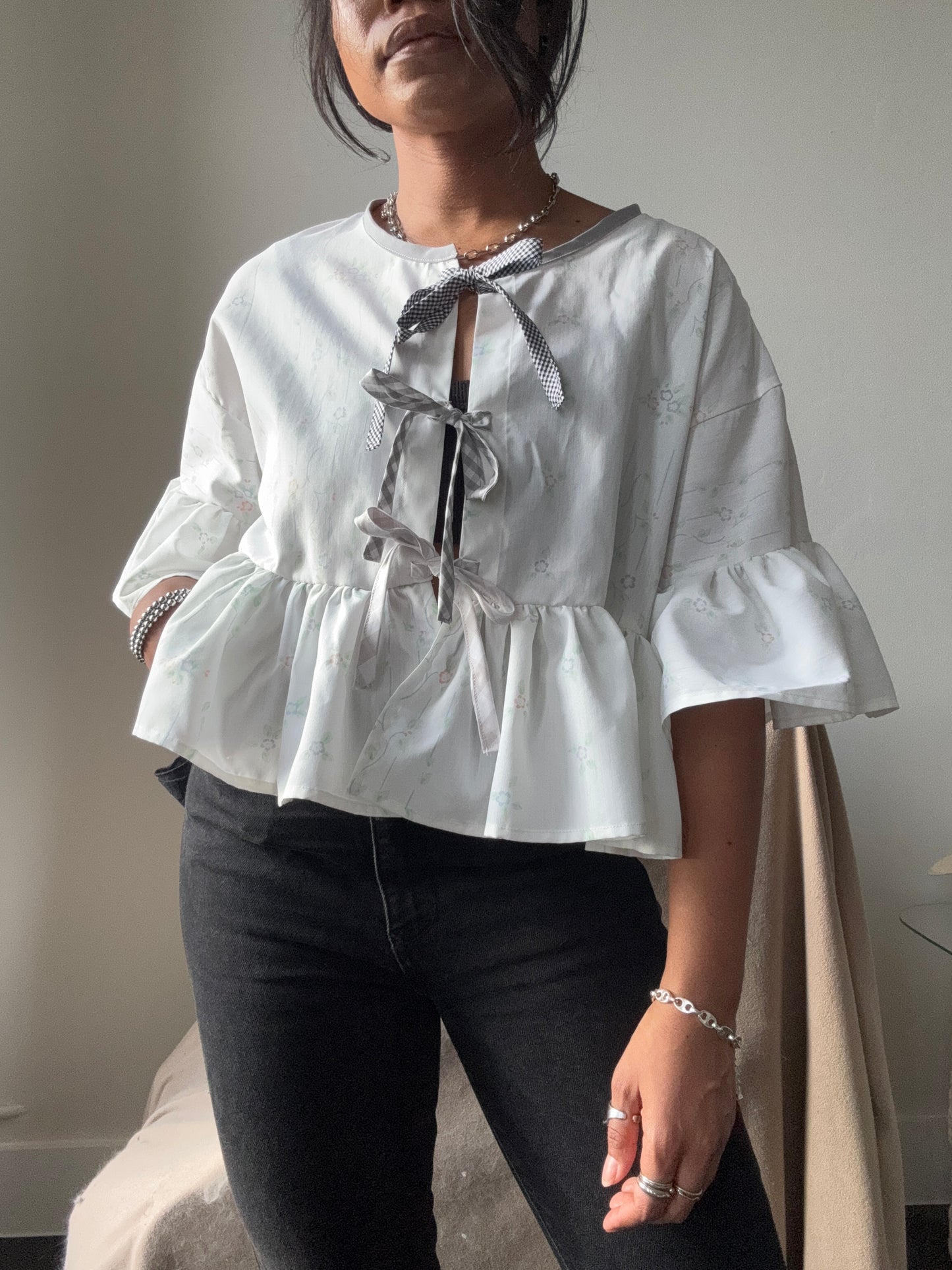 Joycie Vintage Cotton Handcrafted Ruffle Top In Daisies