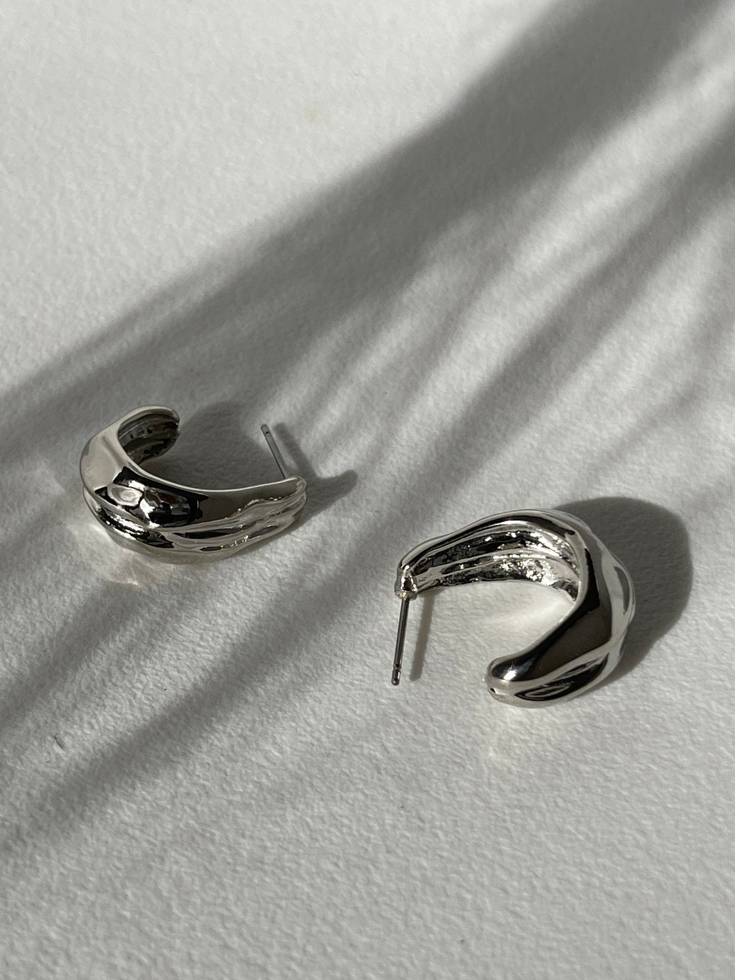 Coral Organic Classic Chunky Artisan Hoop Earring In Silver