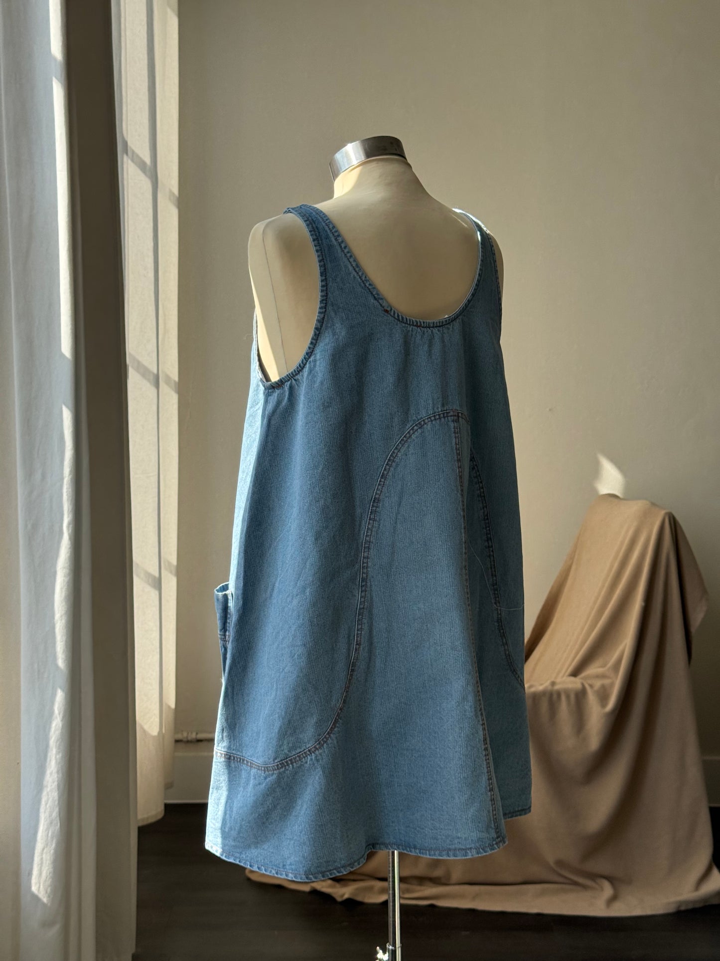 Phoebe 70s Style Pocket Classic Denim Dress