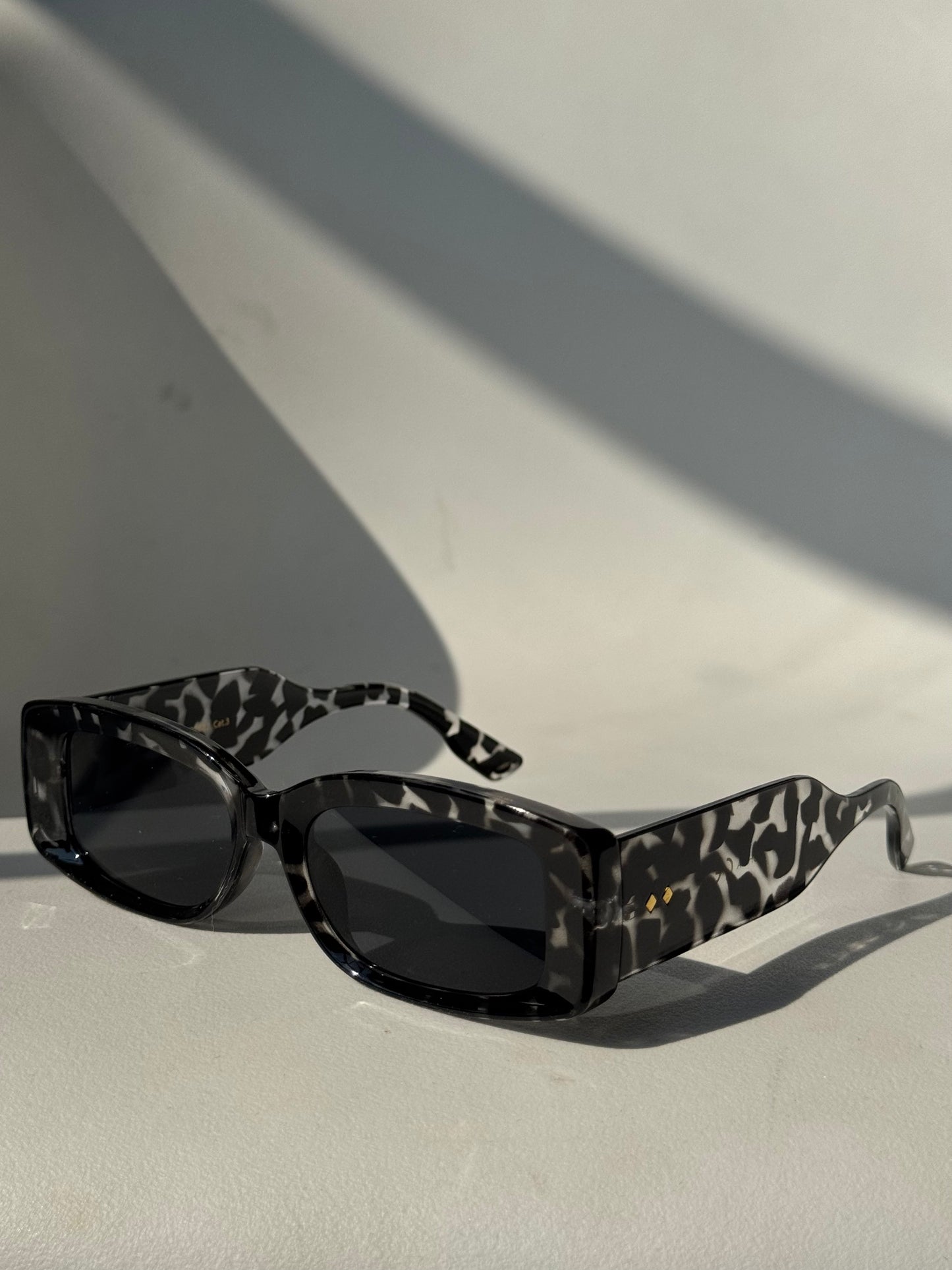 Shasta Square Double Stud Sunglasses In White Tortoise