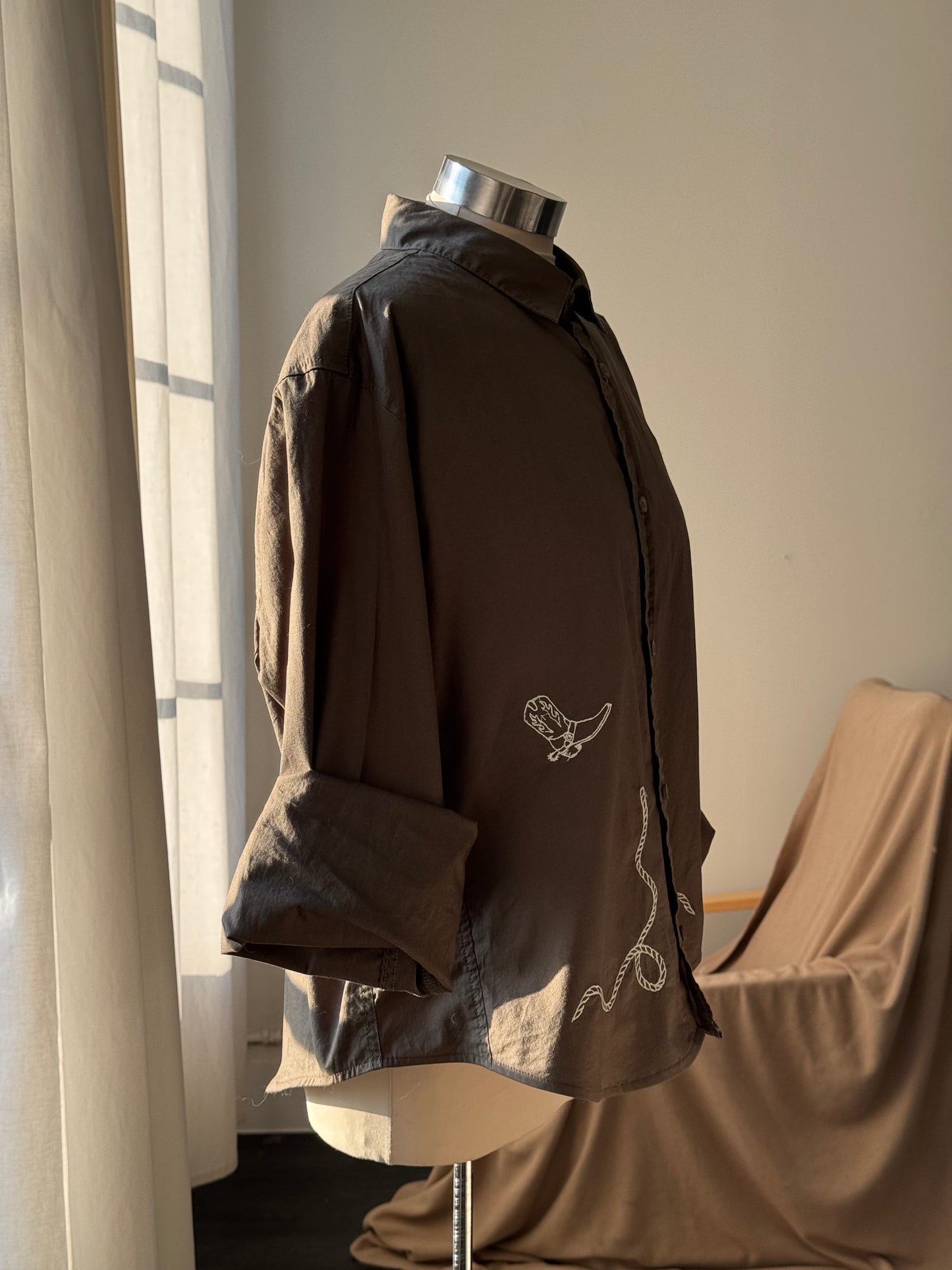 The Lawrence Handcrafted Sad Songs Cropped Button Down Long Sleeve In Army Olive Brown