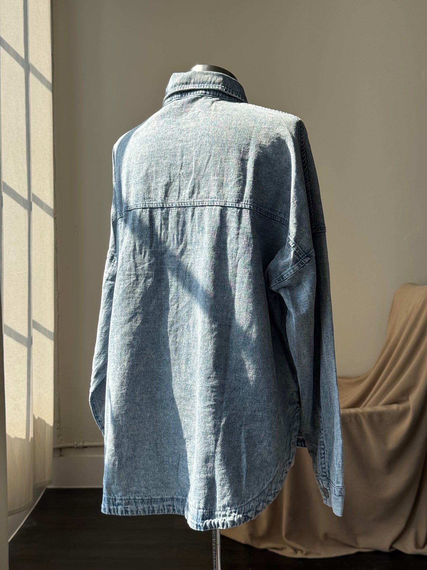 Lois Cotton Acid Wash Shacket In Vintage Denim