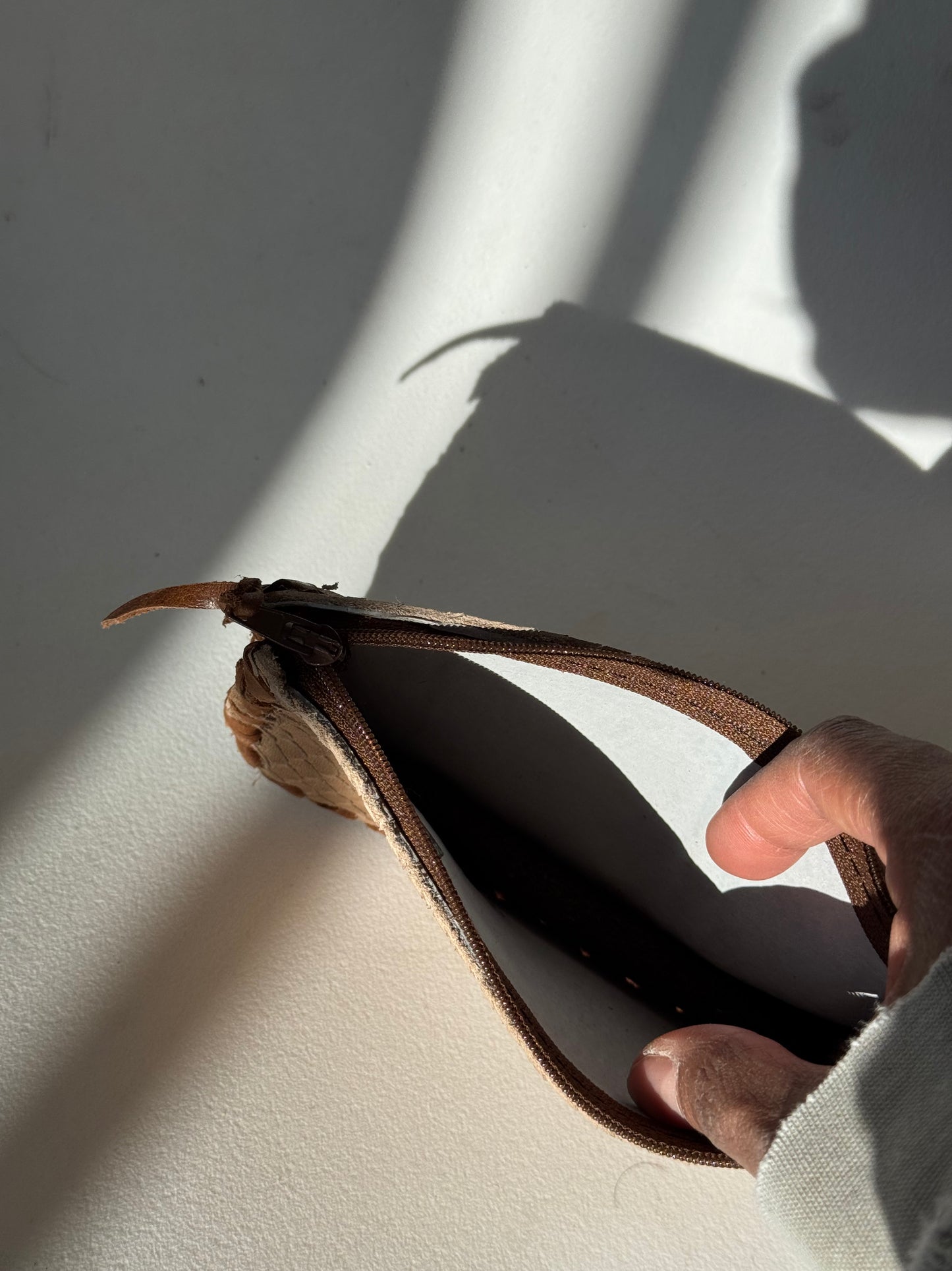 Able Artisan Genuine Leather Wallet Pouch In Cowhide