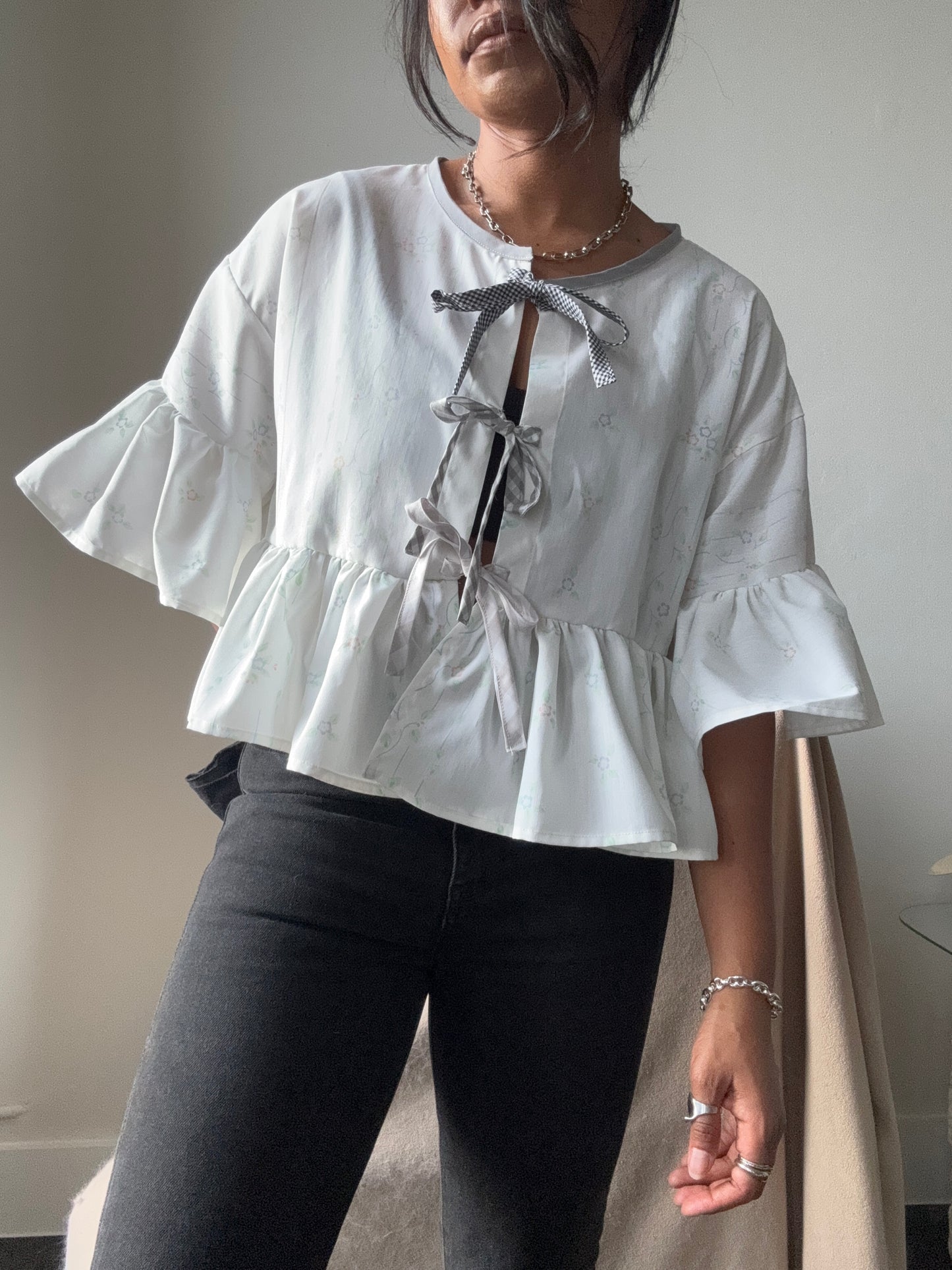 Joycie Vintage Cotton Handcrafted Ruffle Top In Daisies