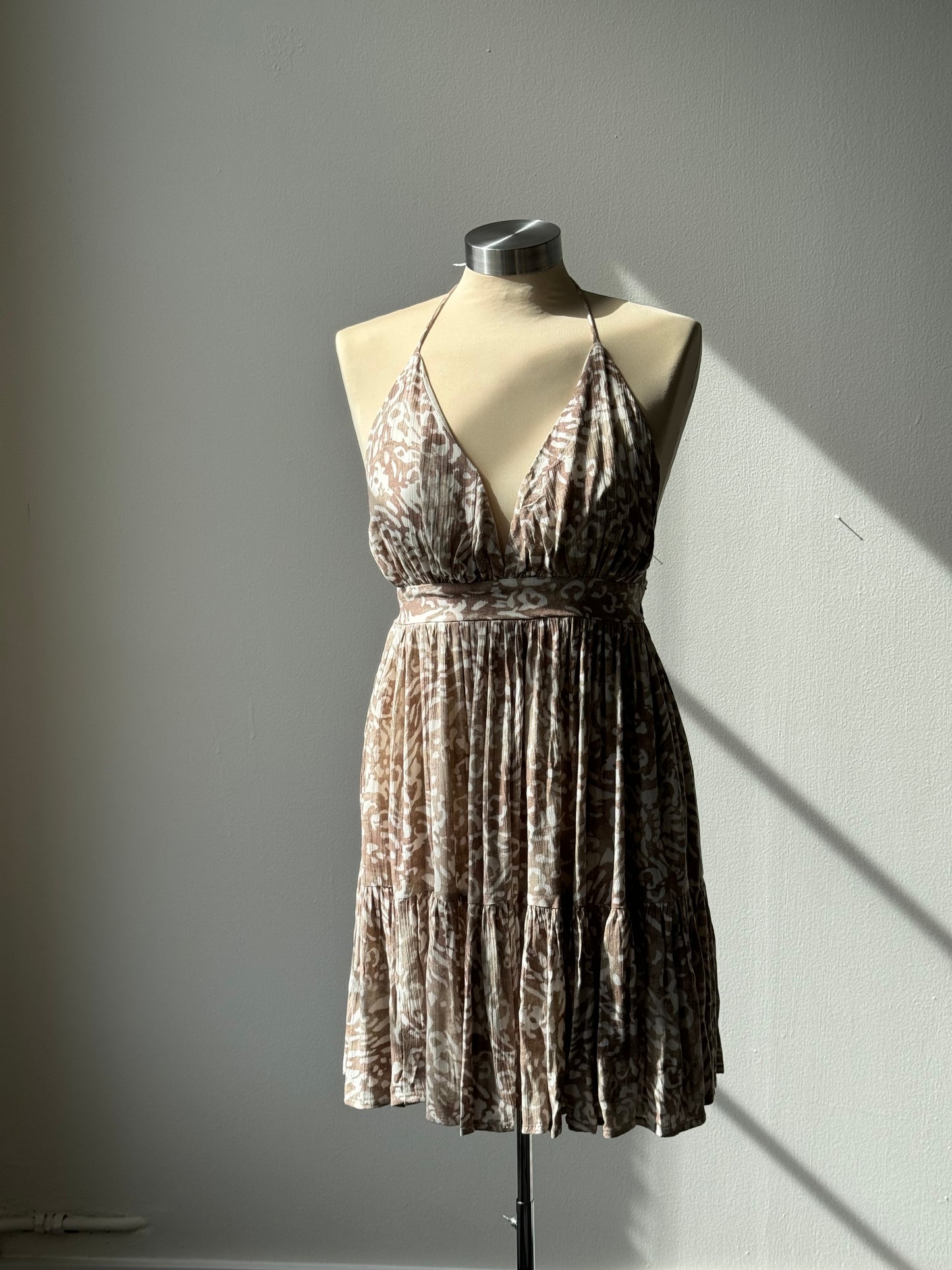 Lucy Halter Dress In Wild Mocha