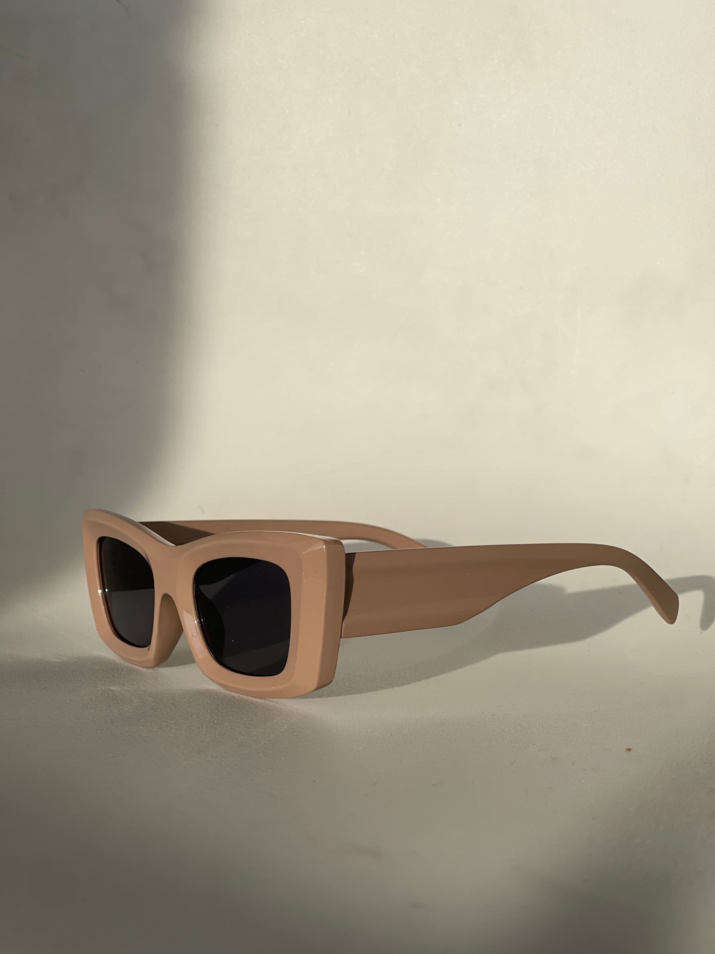 Paisley Retro Cut Sunglasses In Malt 