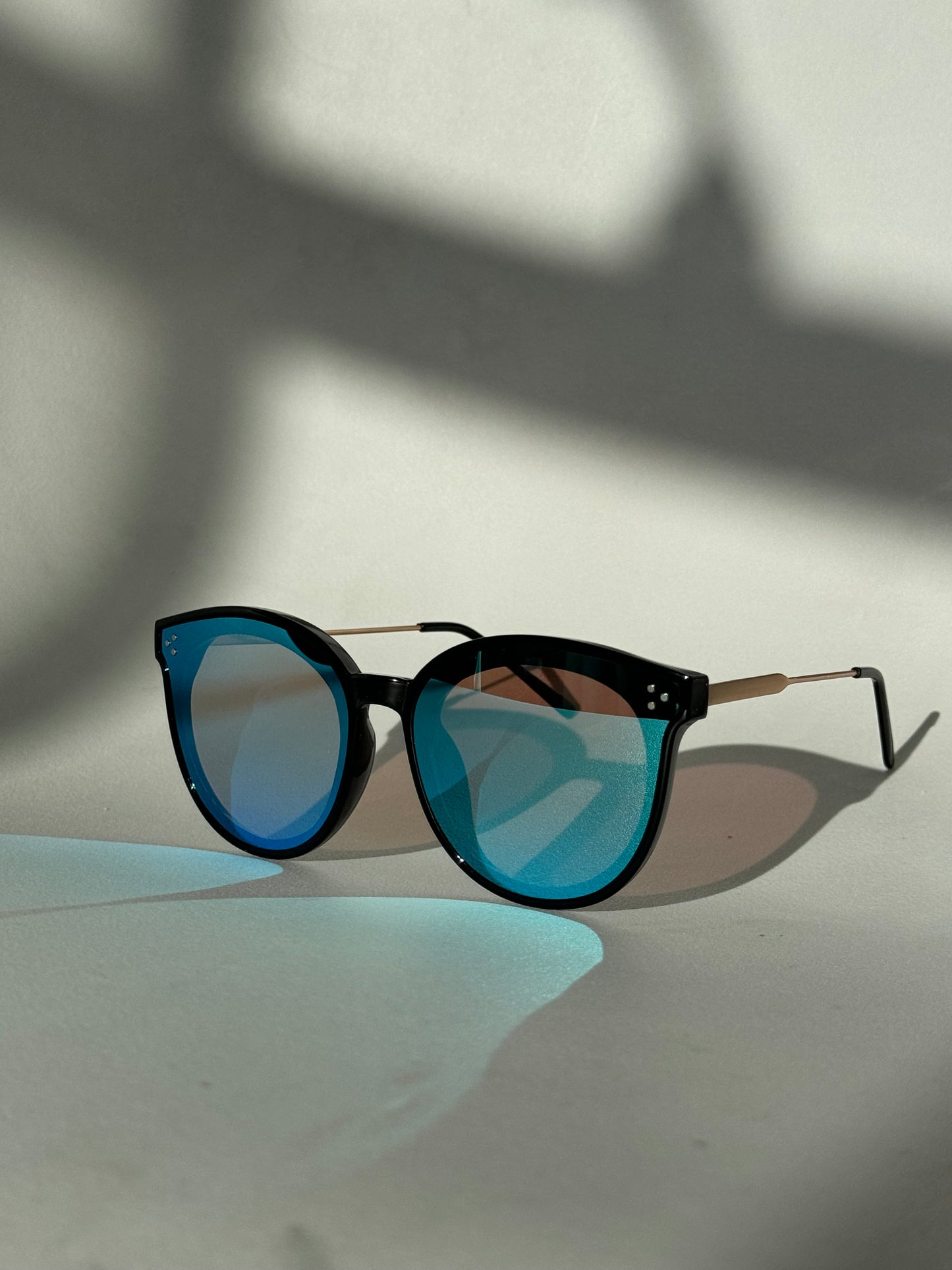 Priscilla Tri Sunglasses In Sky