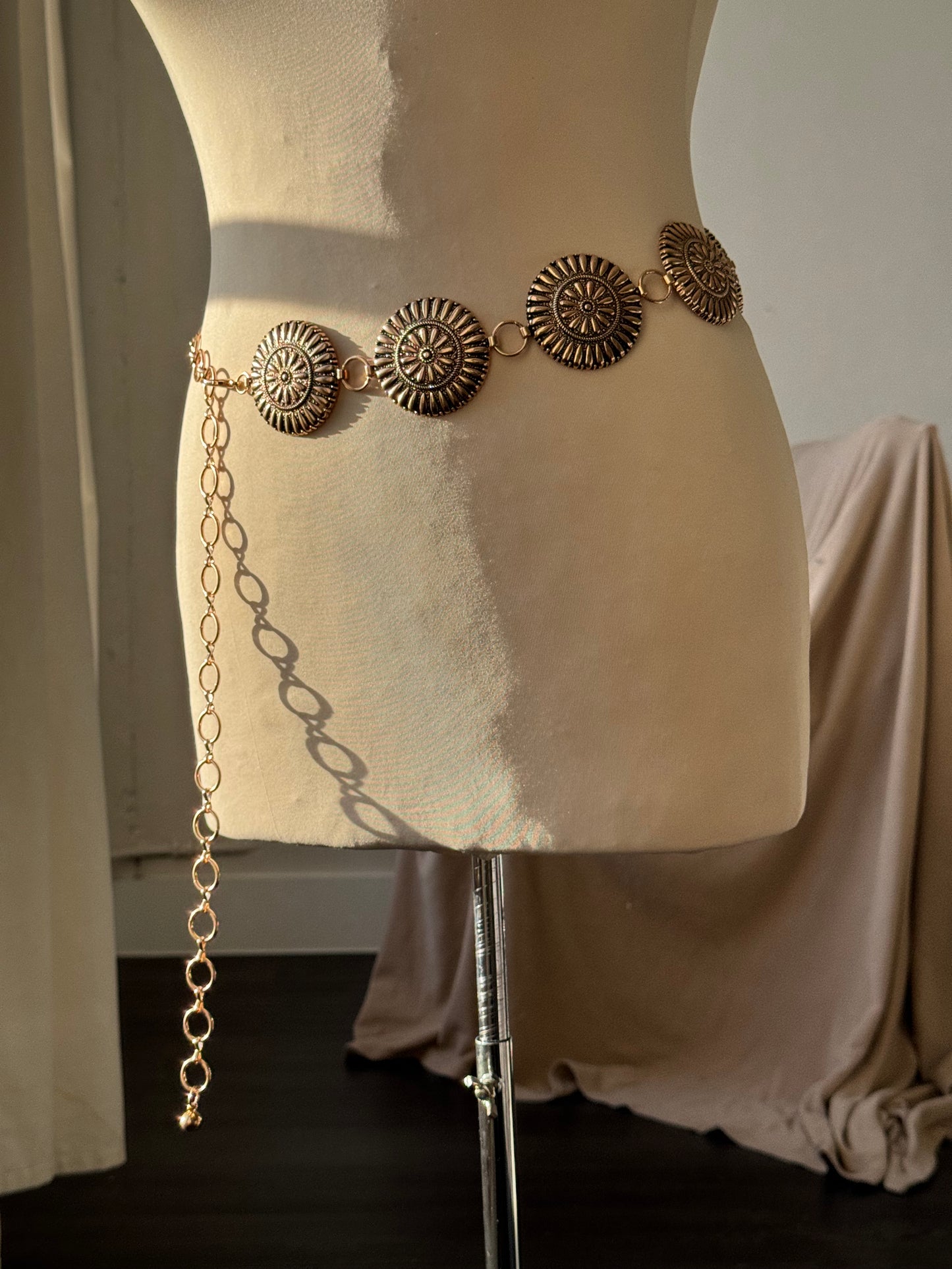 Henry Classic Metal Chain Belt In Antique Gold