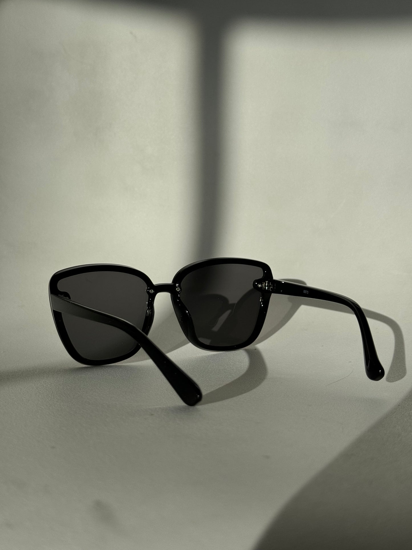 Cherie 70s Style Sunglasses In Black
