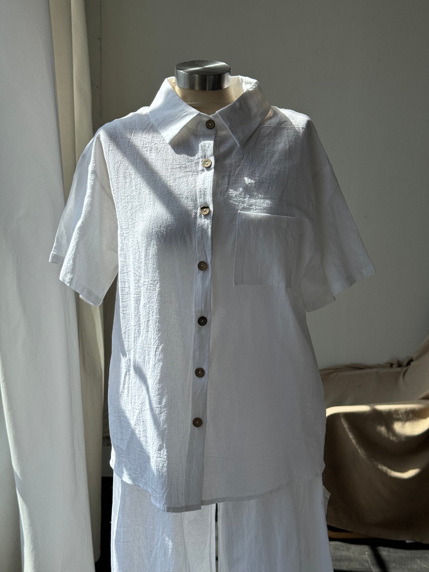 Melissa Cotton & Linen Short Sleeve Button Down In White