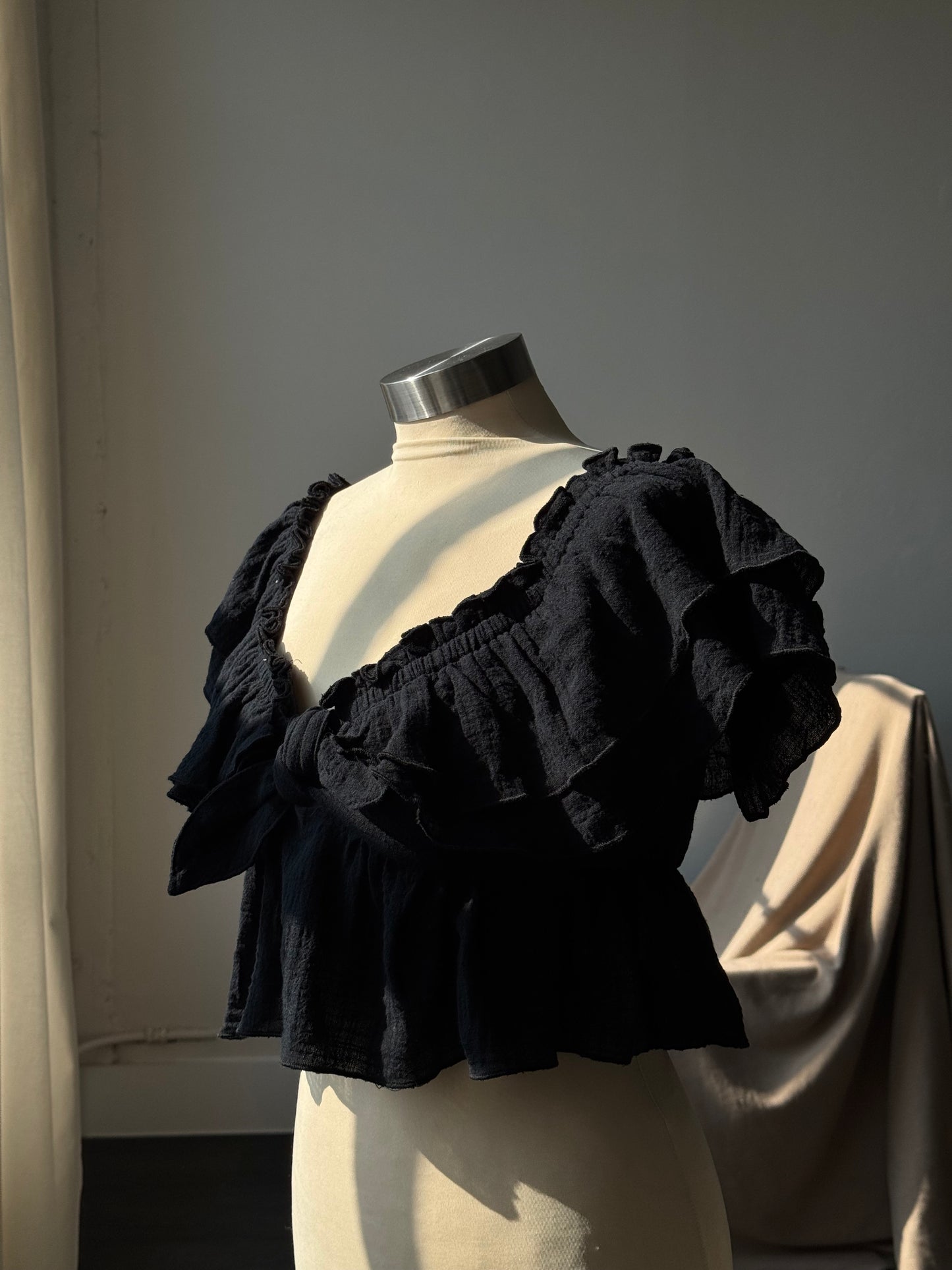 Helena Cotton Ruffle Cropped Top In Black