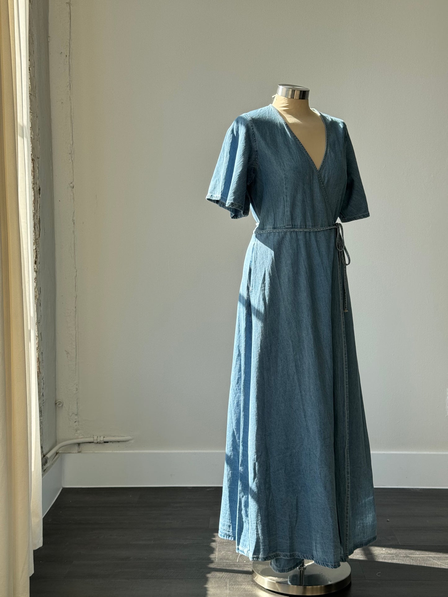 Robbyn Cotton Denim Wrap Dress In Light Wash