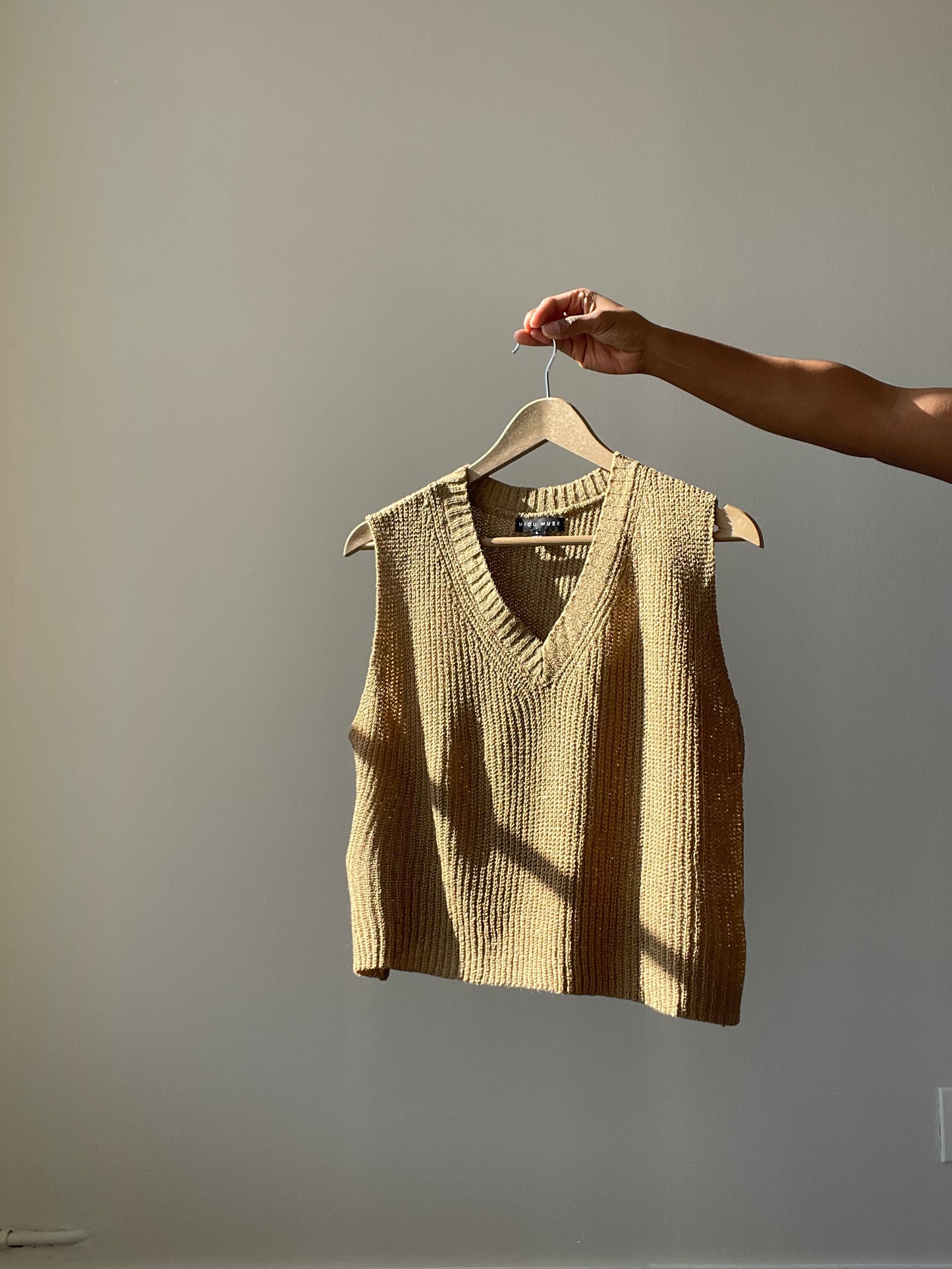 Ingrid Classic Cropped Lightweight Sweater Vest In Olive