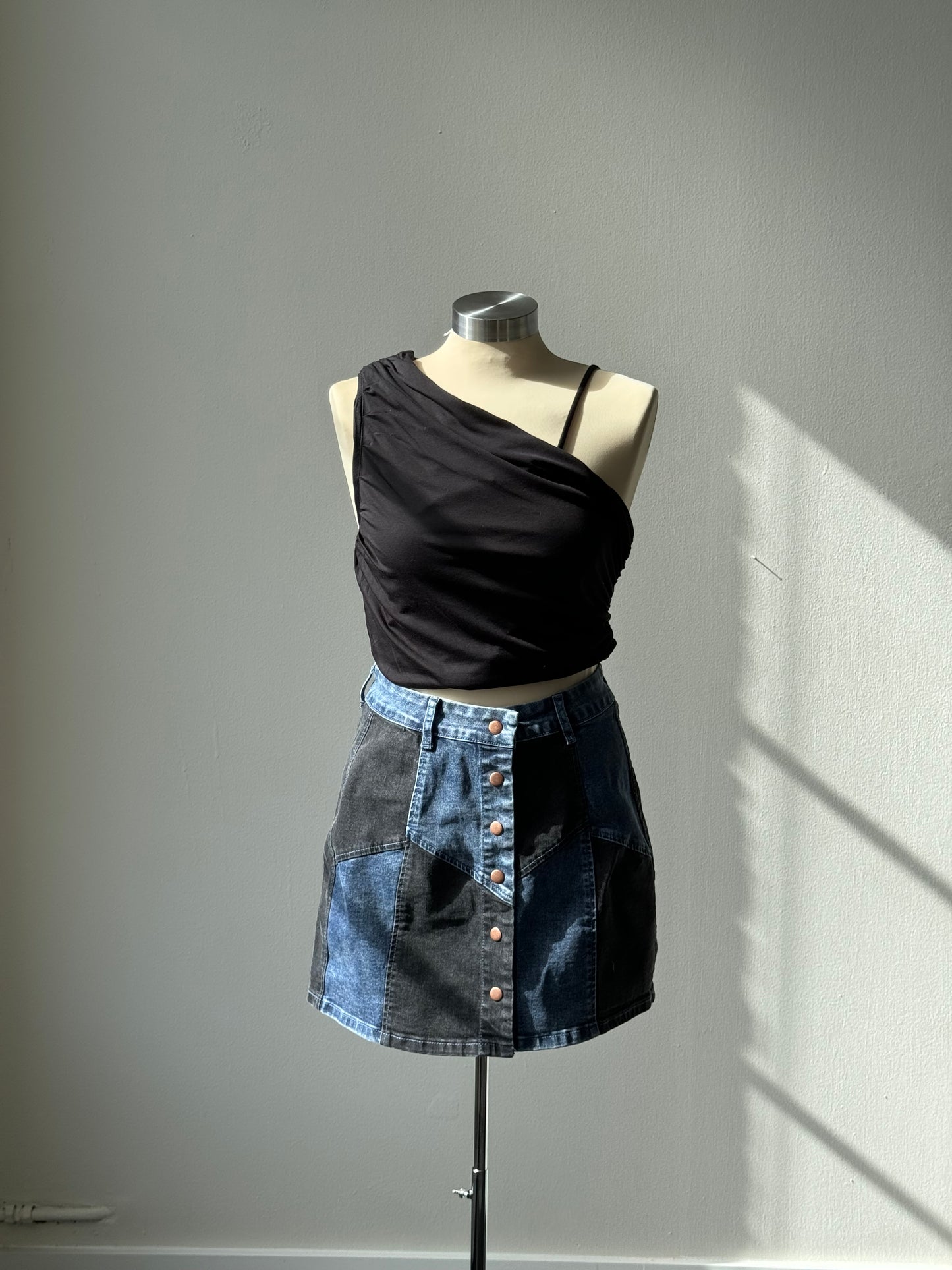 Ruby Cold Shoulder Crop Top In Black