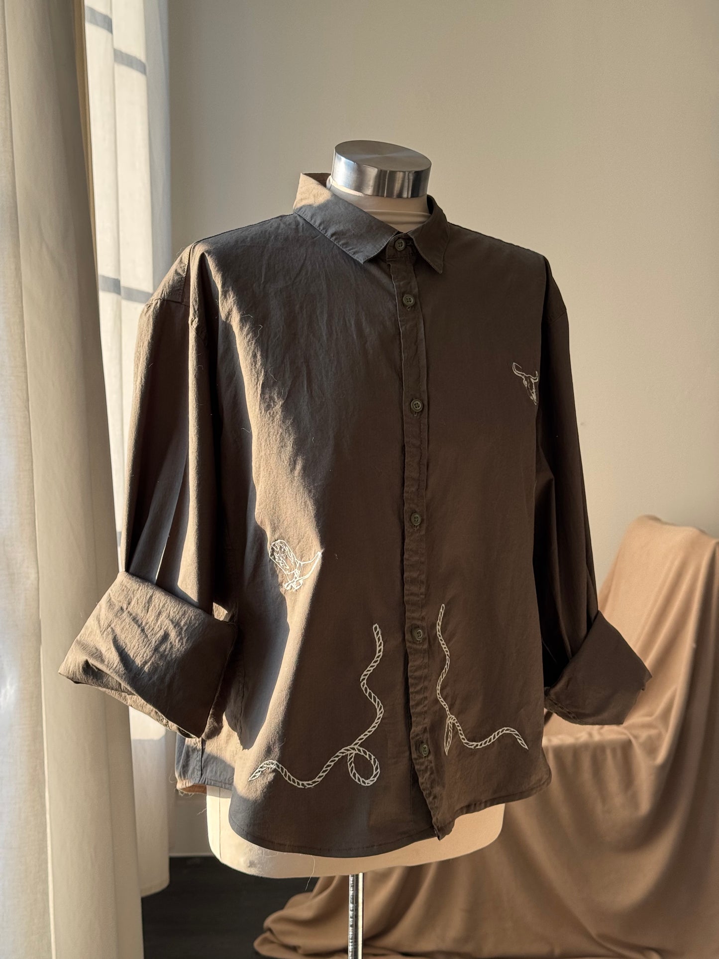 The Lawrence Handcrafted Sad Songs Cropped Button Down Long Sleeve In Army Olive Brown