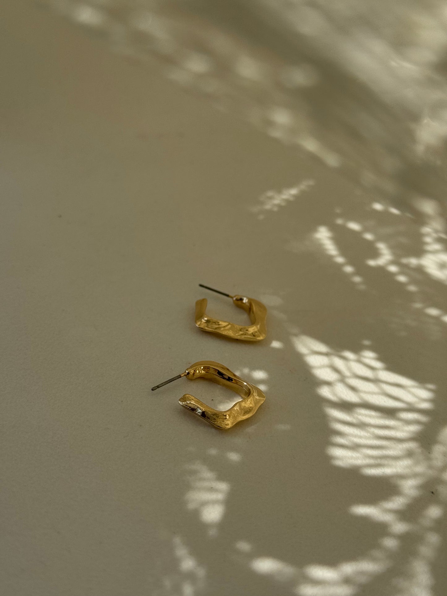 Ollie Organic Square Hug Hoop Earring In Gold