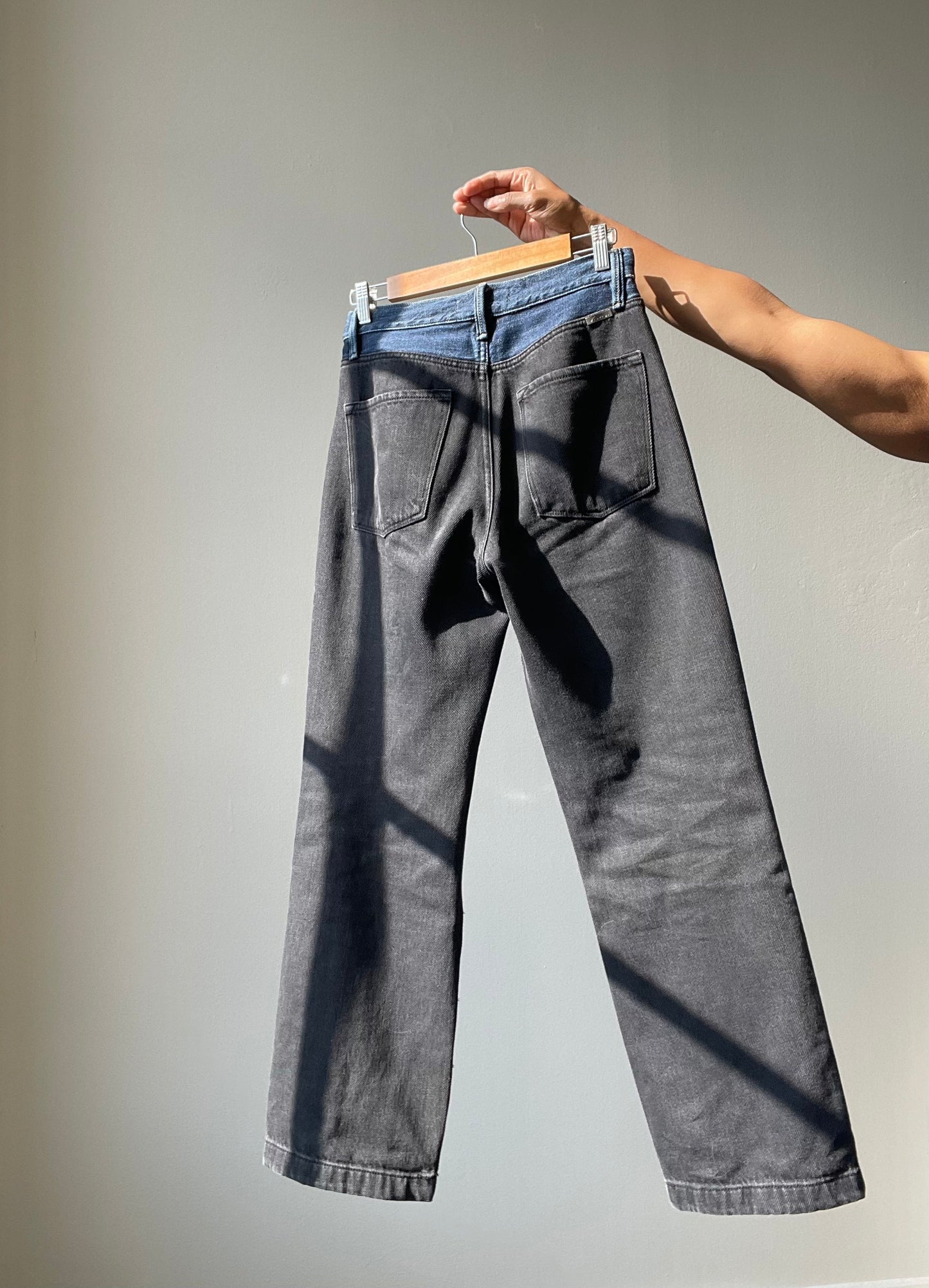 Morgan 90s Style Two Tone Straight Leg Mom Jean In Vintage Blue & Black