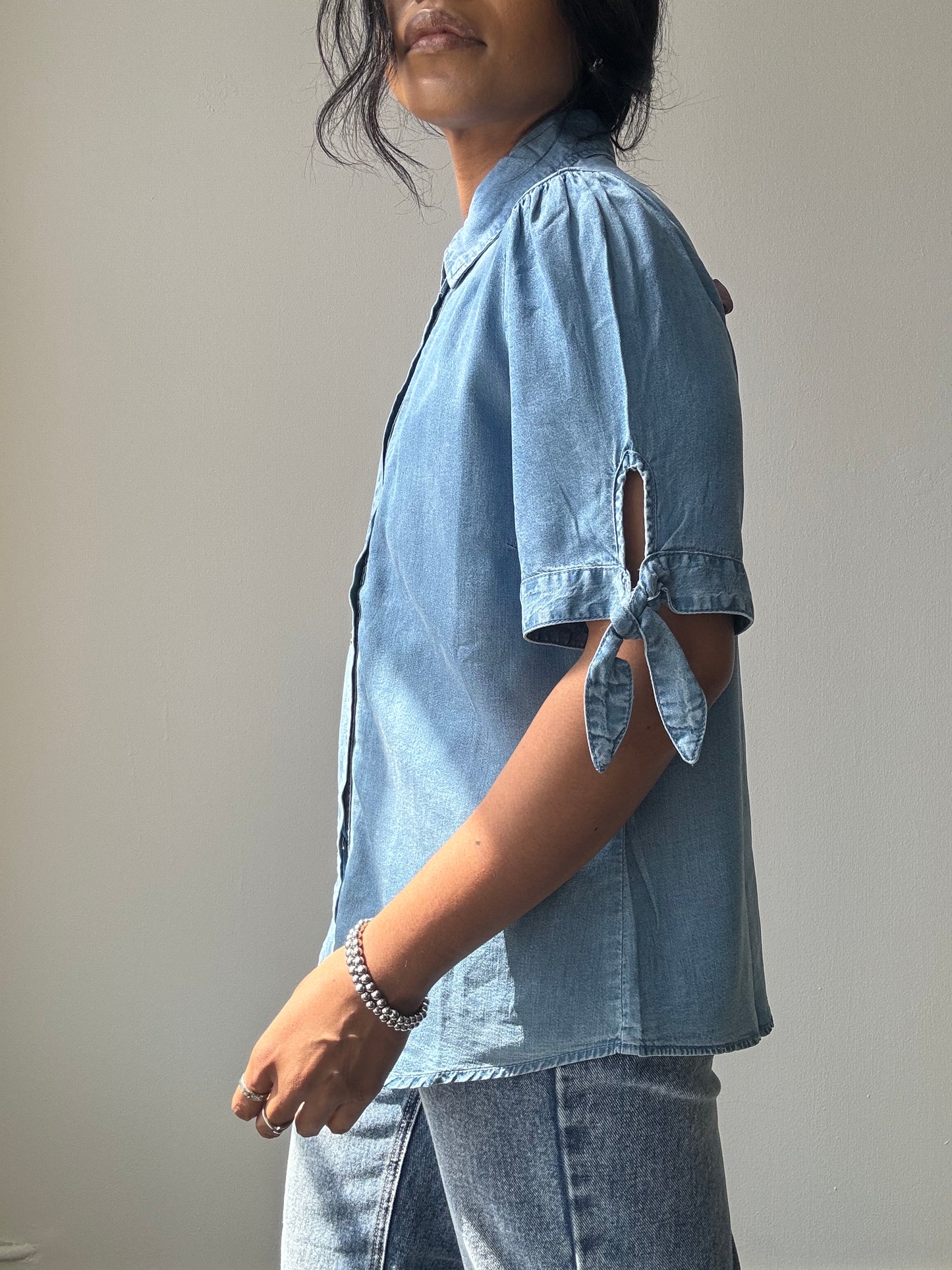 Carolyn Tie Sleeve Button Down Denim Shirt In Med Wash