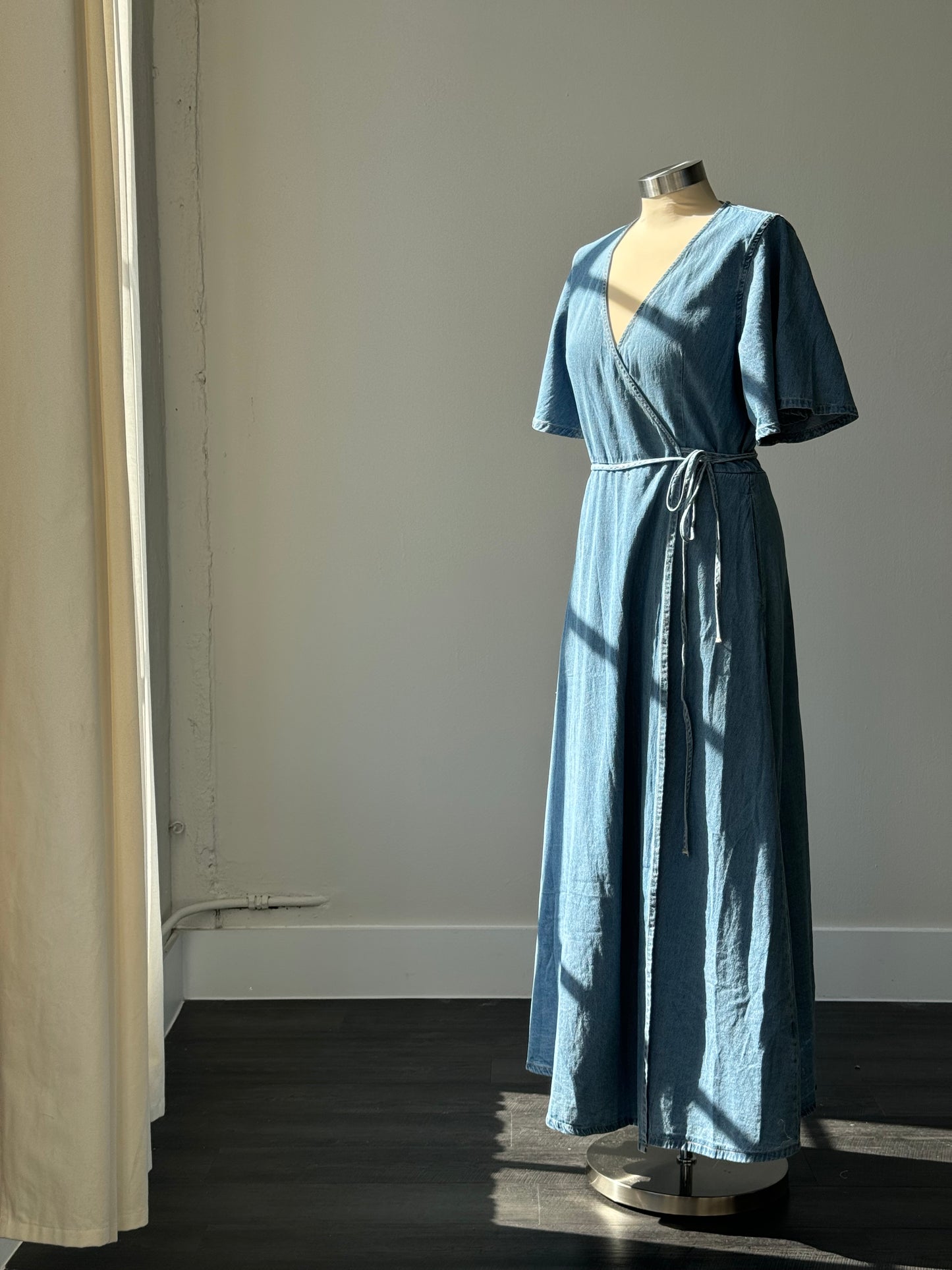 Robbyn Cotton Denim Wrap Dress In Light Wash