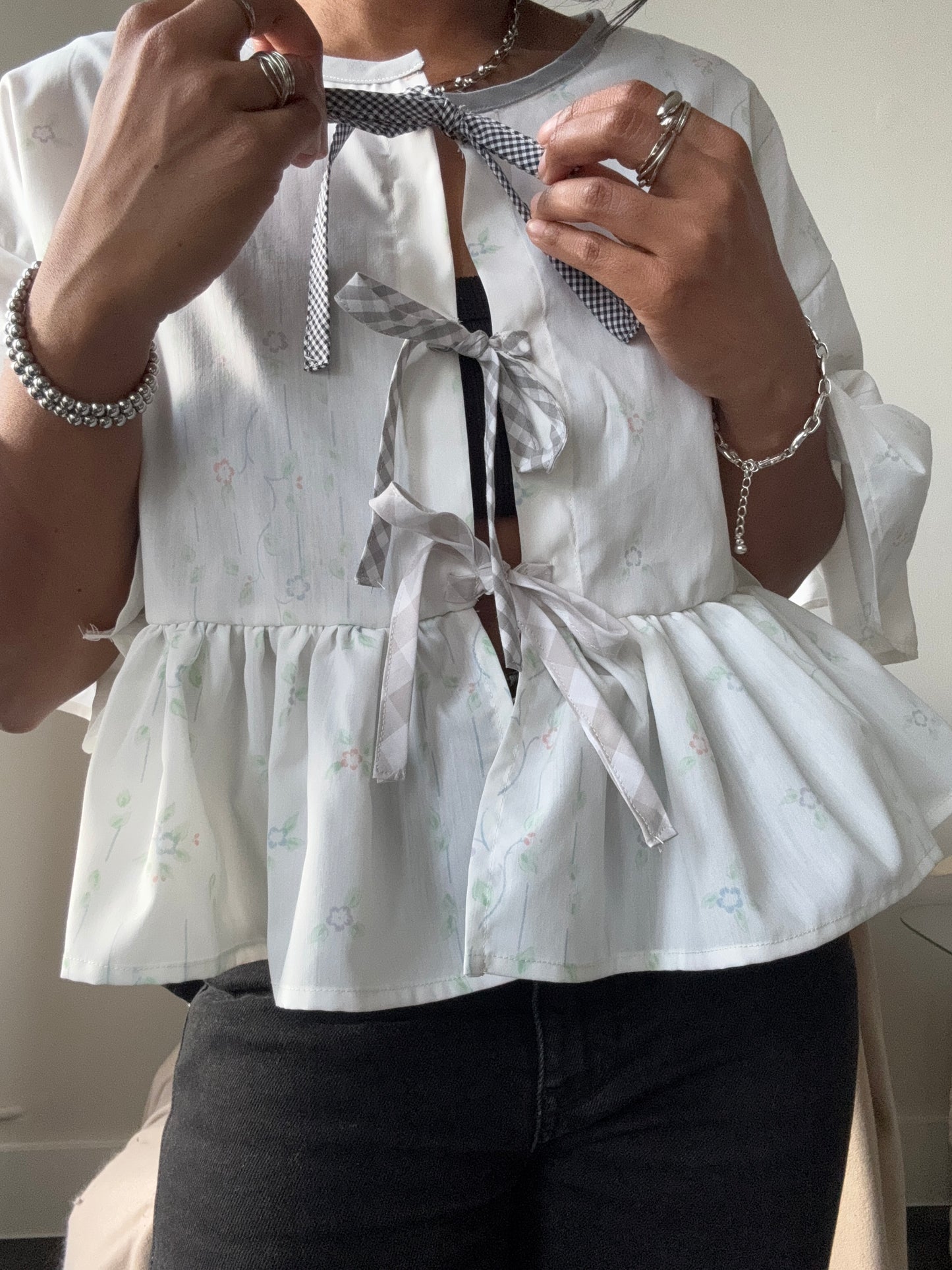 Joycie Vintage Cotton Handcrafted Ruffle Top In Daisies