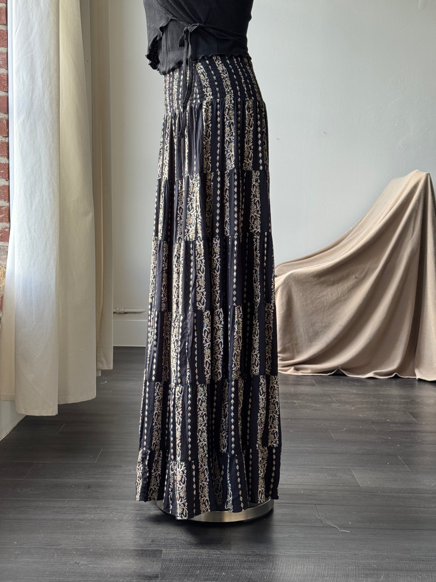 Sydney Classic Rouged Drop Waist Floral Maxi Skirt In Black