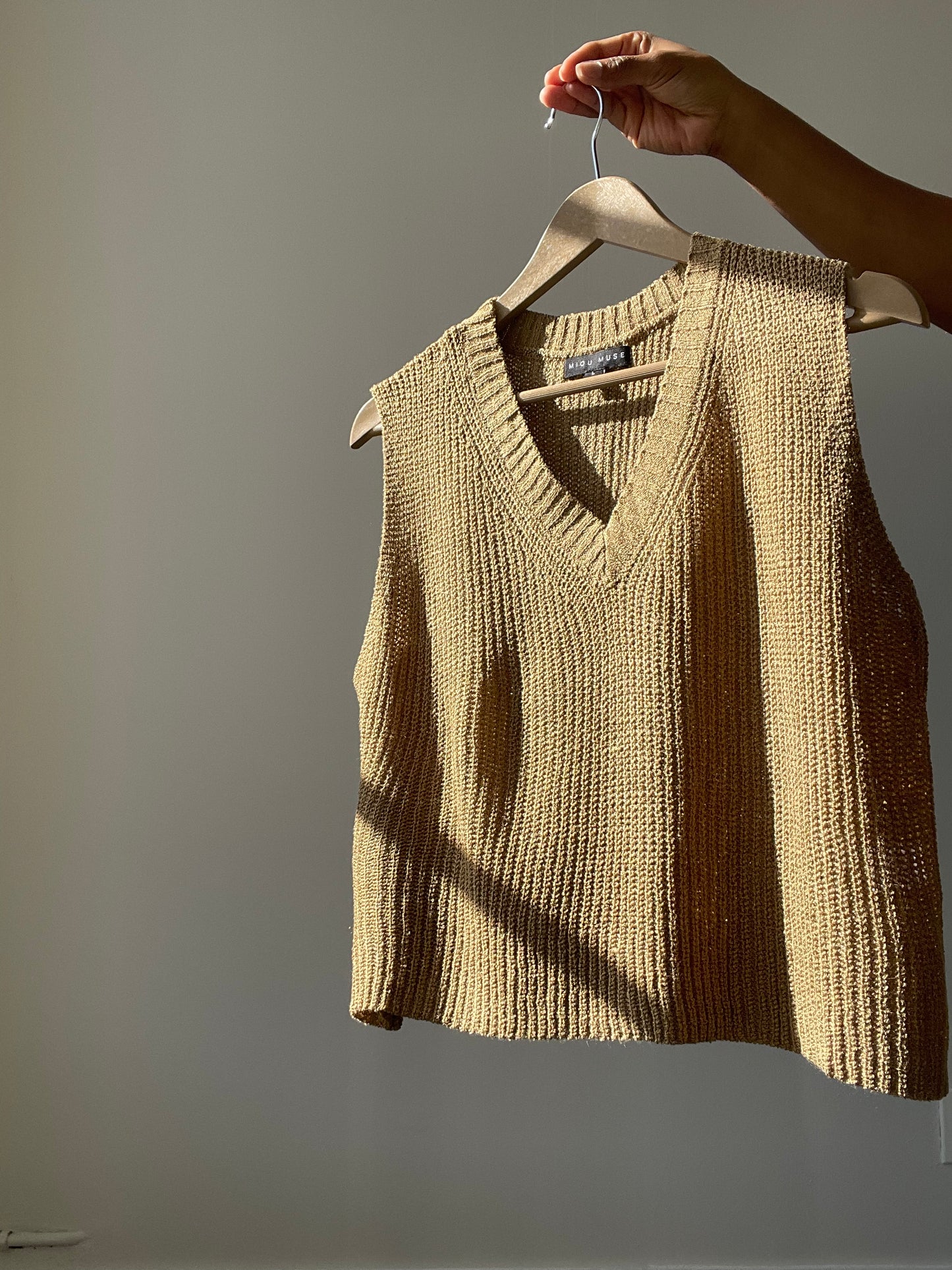 Ingrid Classic Cropped Lightweight Sweater Vest In Olive