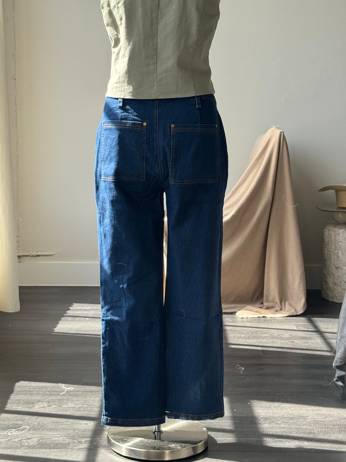 Caleb Classic Cowboy Straight Leg Jeans In Indigo