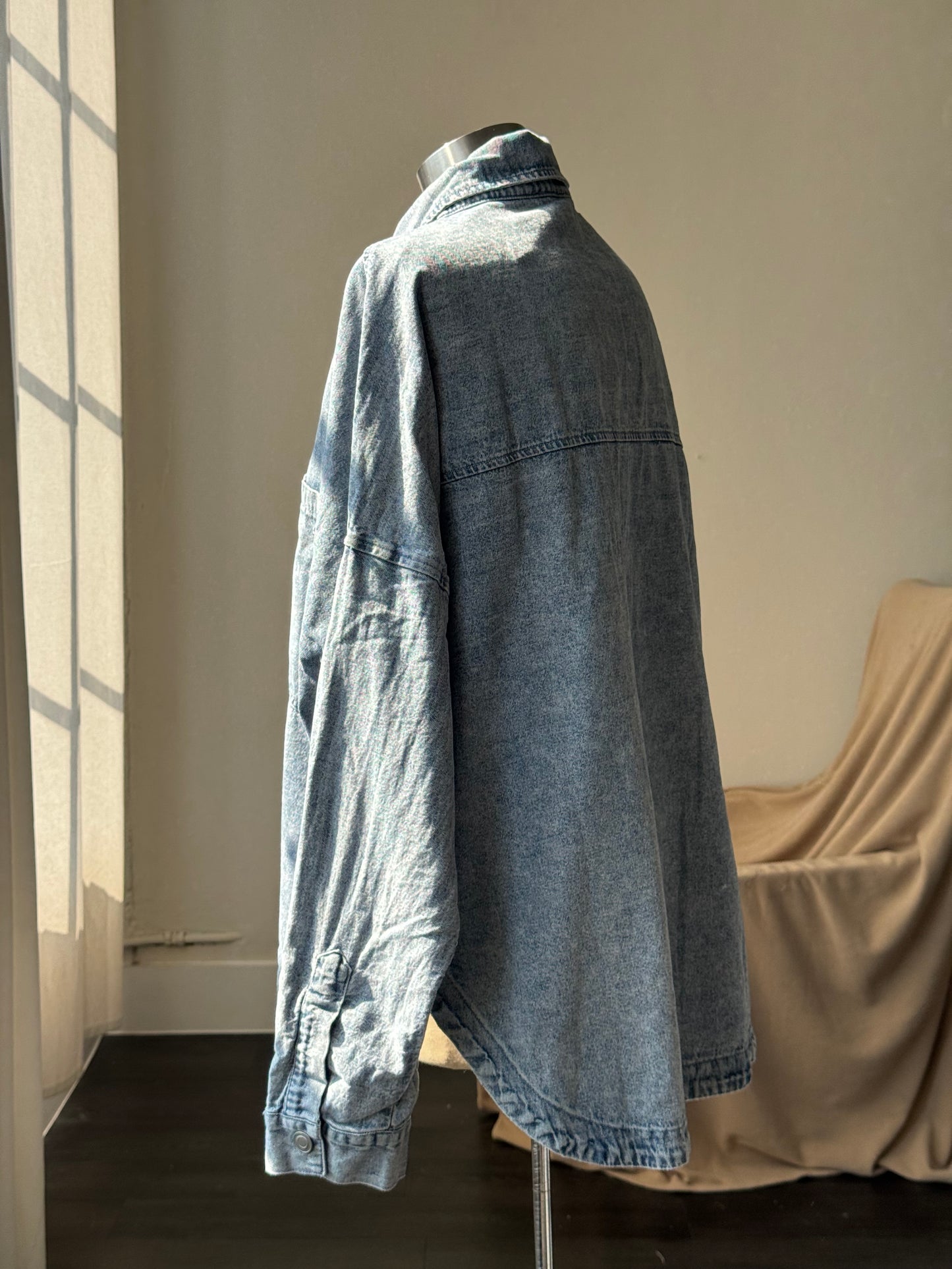 Lois Cotton Acid Wash Shacket In Vintage Denim